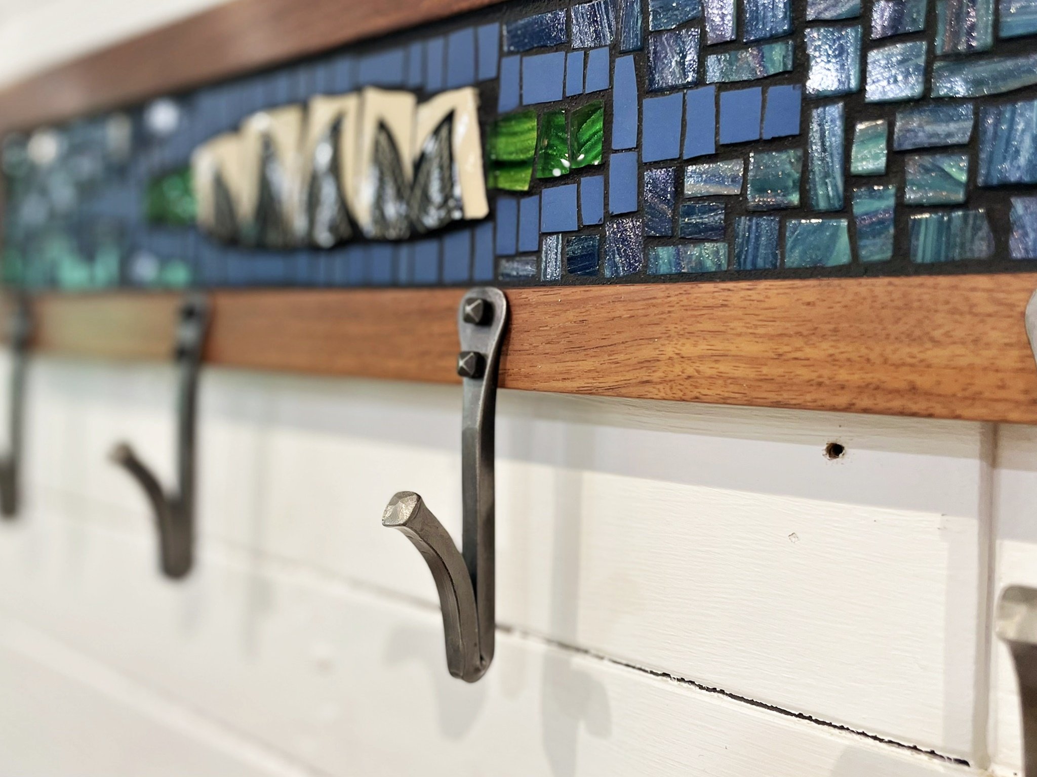Blue mosaic coat rack with leaves PH2025 (4).JPEG
