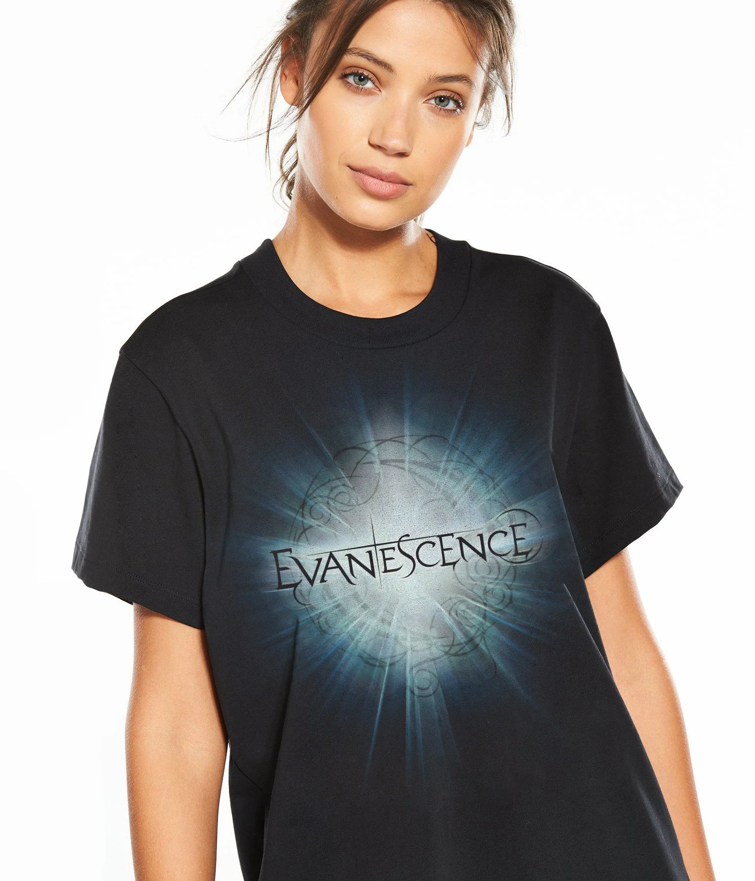 evanescence-shine-model.jpg