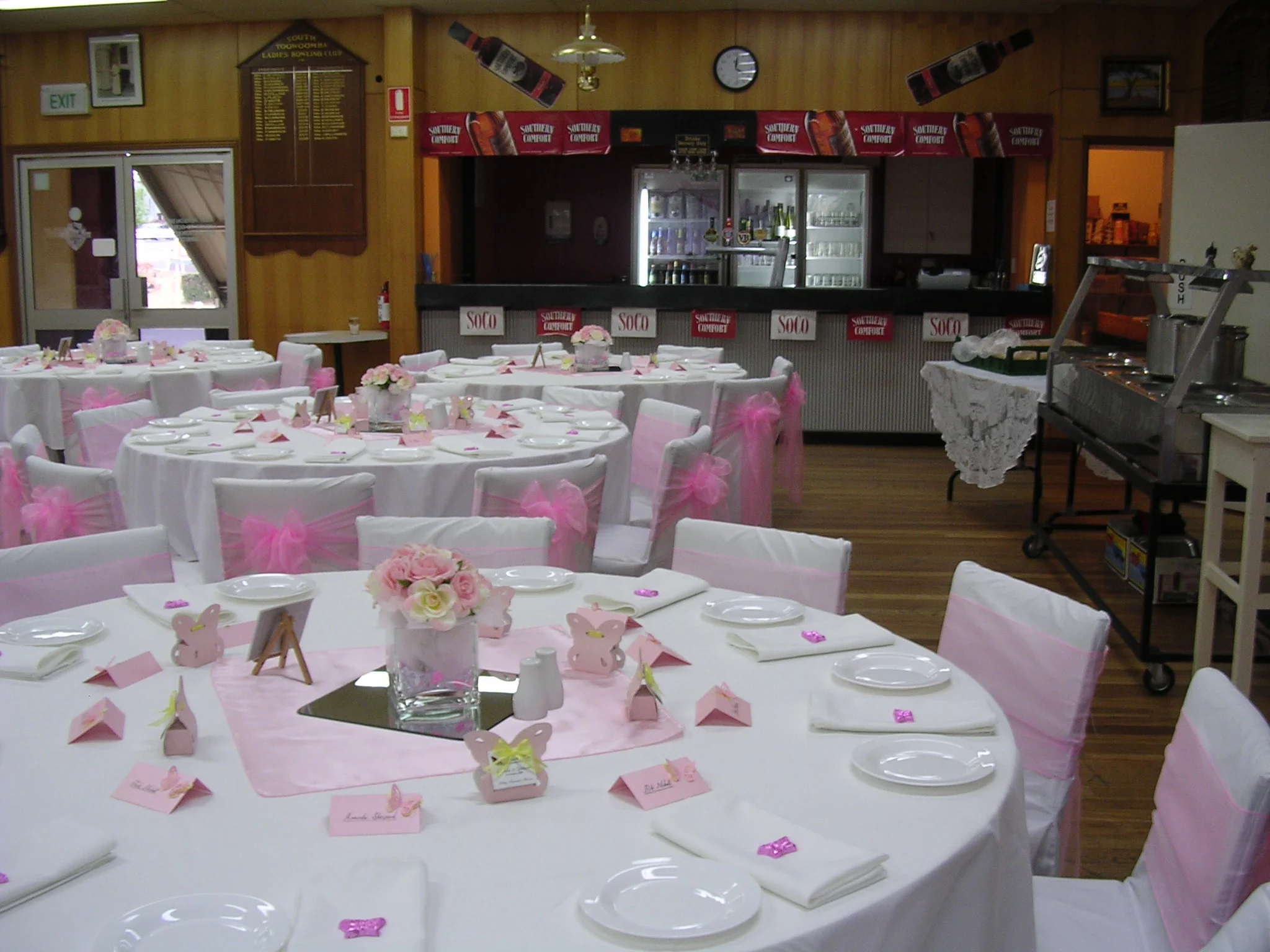 SOUTH BOWLS DINING ROOM 009.jpg