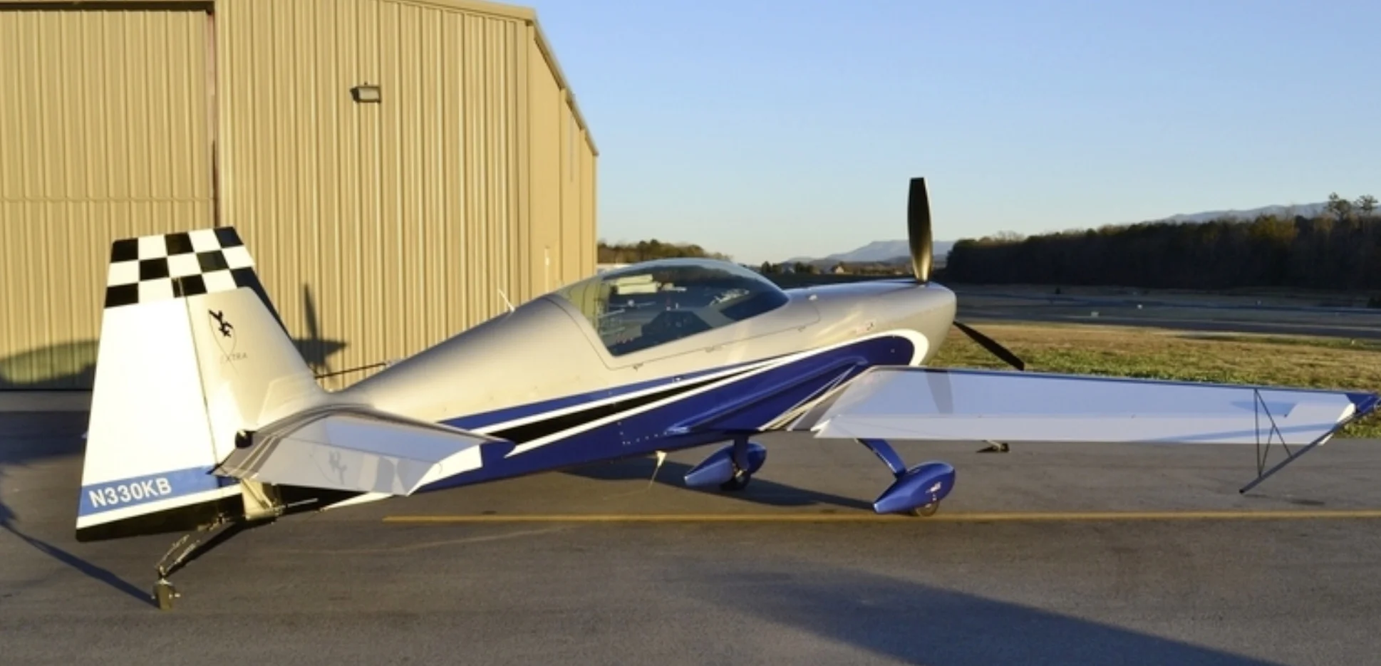 Ran across this very nice Extra 330 LT for sale on Barnstormers.