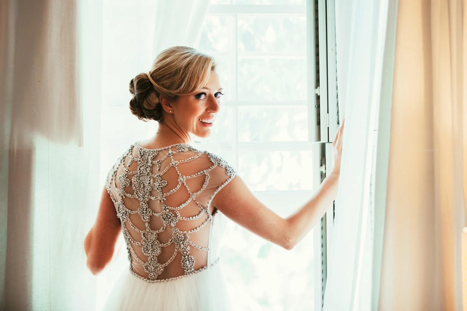 Hollywood_Bride_Getting_Ready.jpg