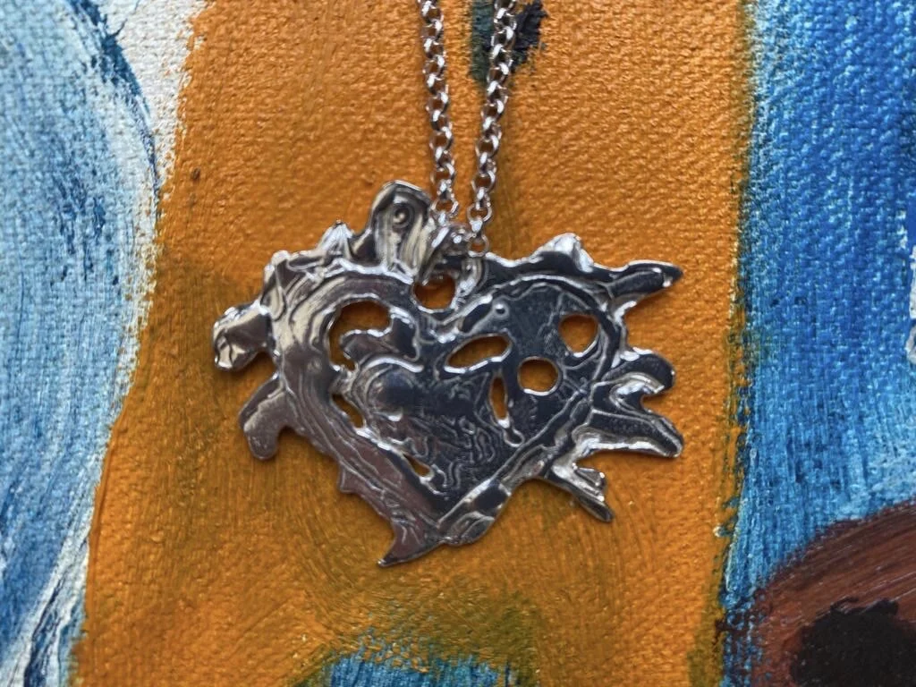 Flat heart pendant.JPG