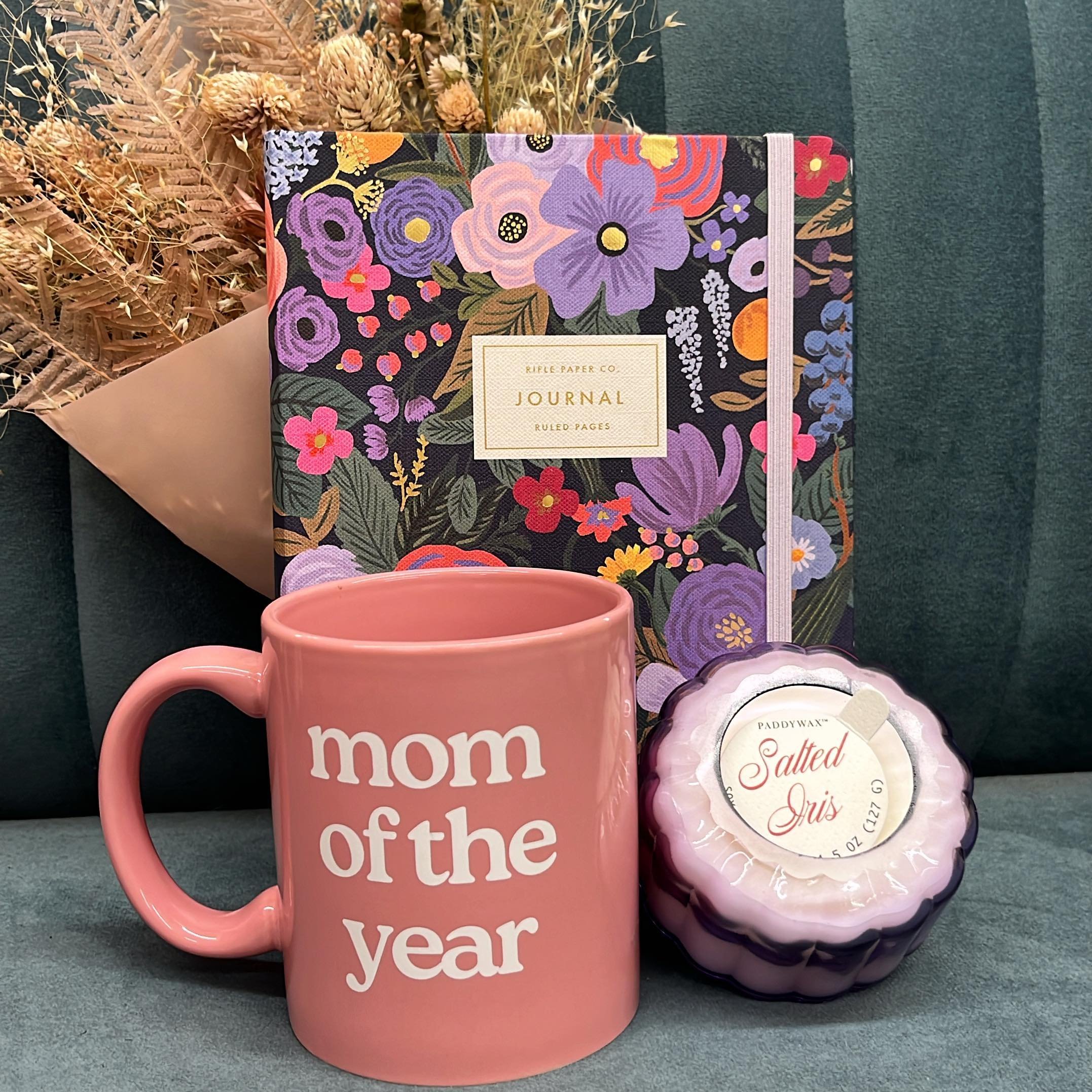 Mother&rsquo;s Day is coming up fast! How are you showing your mom love this year? 💕

#mothersdaygift #shoplocal #lavenderlover #flowersandcoffee #giftideas #giftsformom #downtowneugene #boutiqueshopping