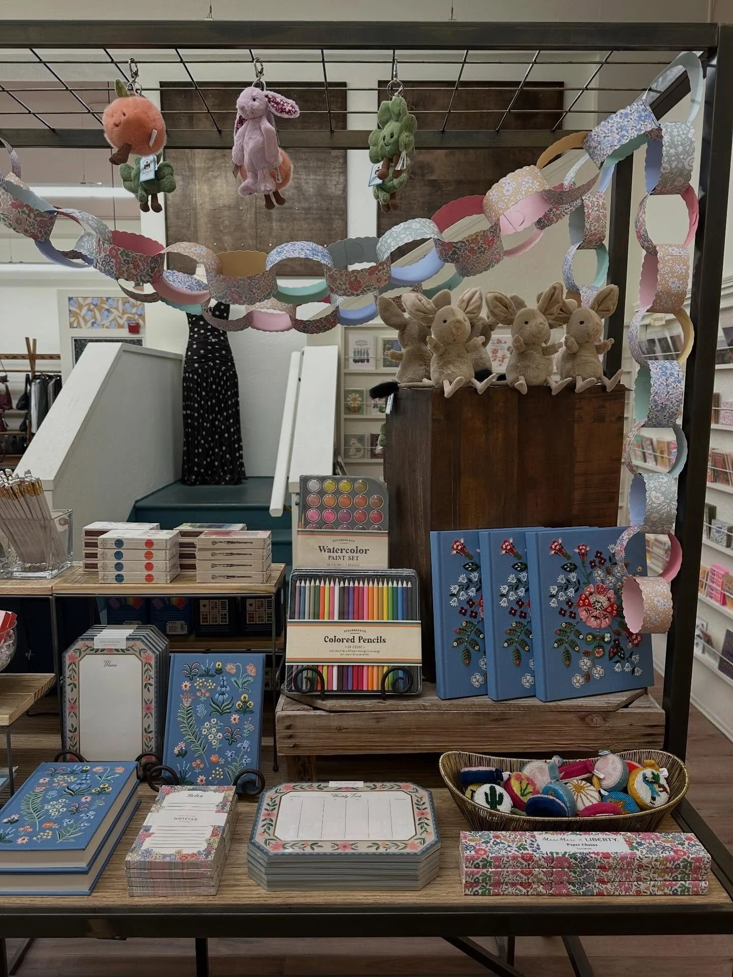 Our stationary table just got a spring refresh! Start spring strong with new styles from @riflepaperco and new friends from @jellycat 🌸🌱