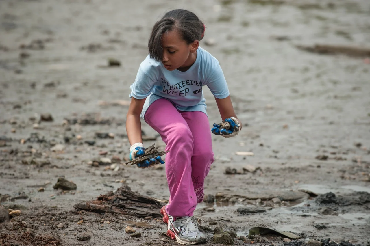 Fall Cleanup at North Cove. Photo by Kerrie Sansky.