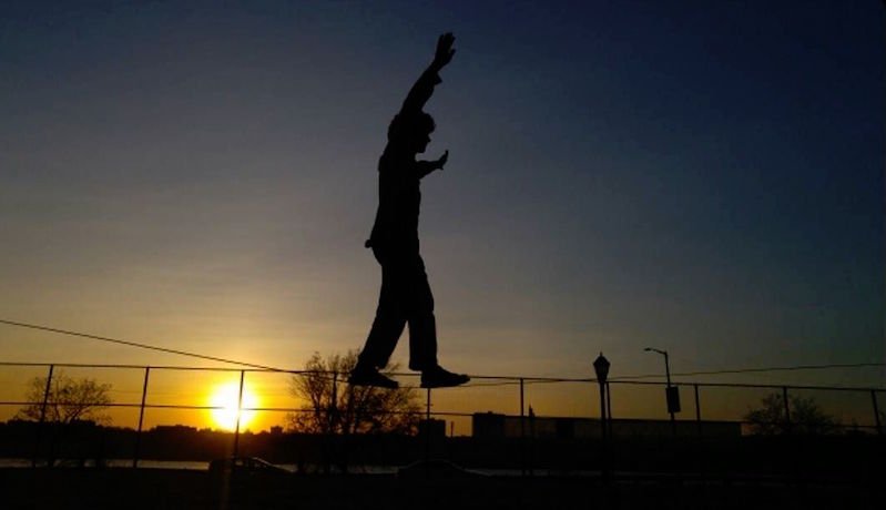 Slackline Photo by Israel S..jpg