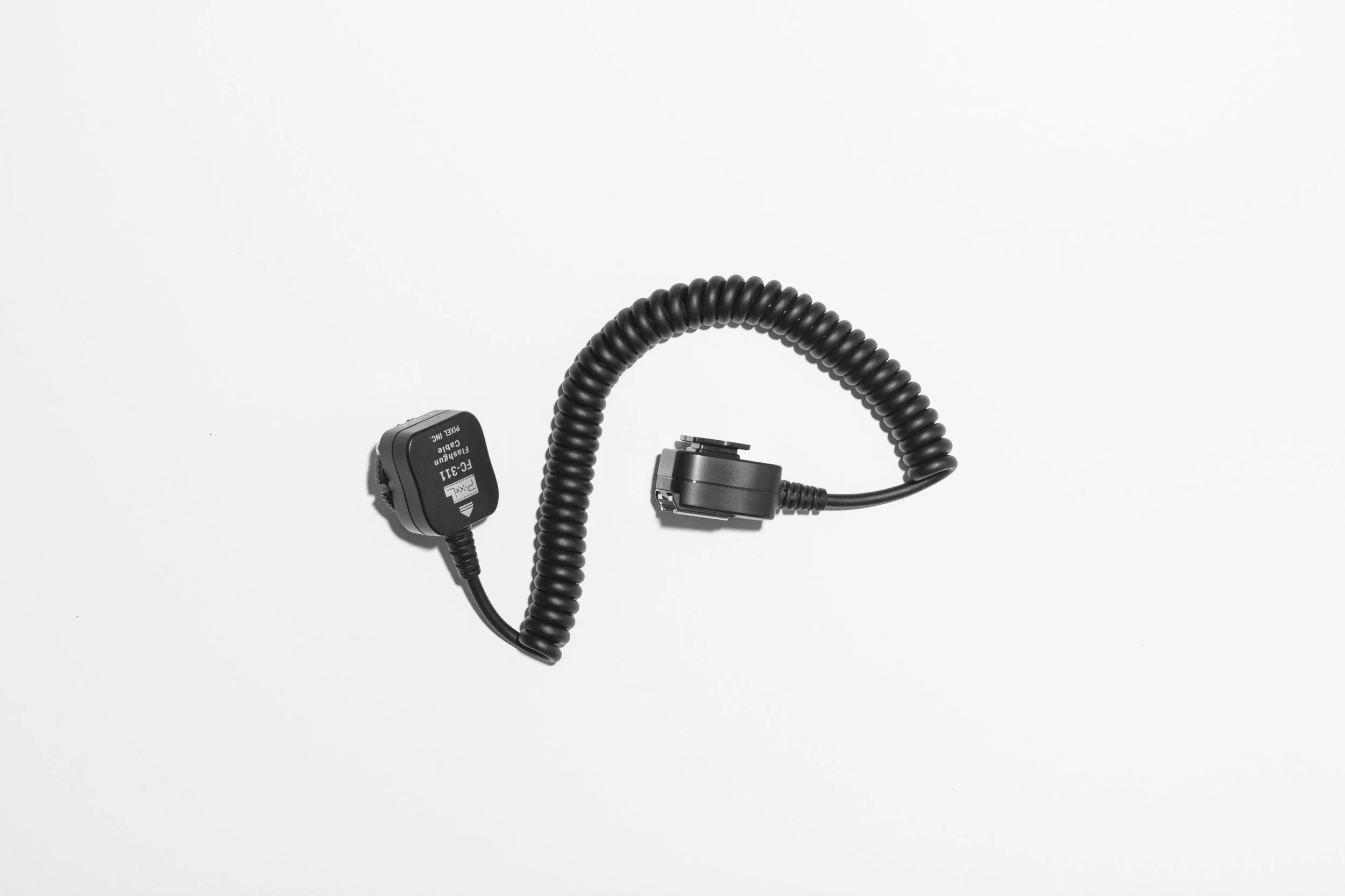 Flash sync cable