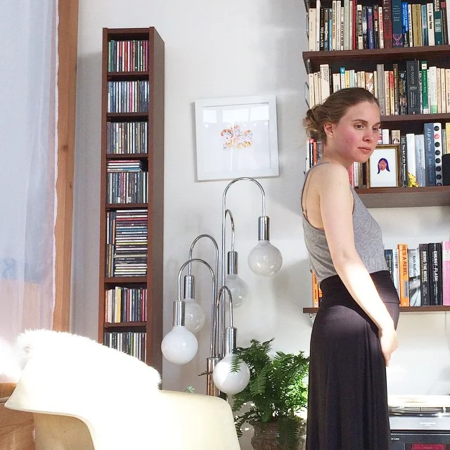 21 weeks pregnancy bump. (also face is very red from those fun pregnancy hot flashes hah)