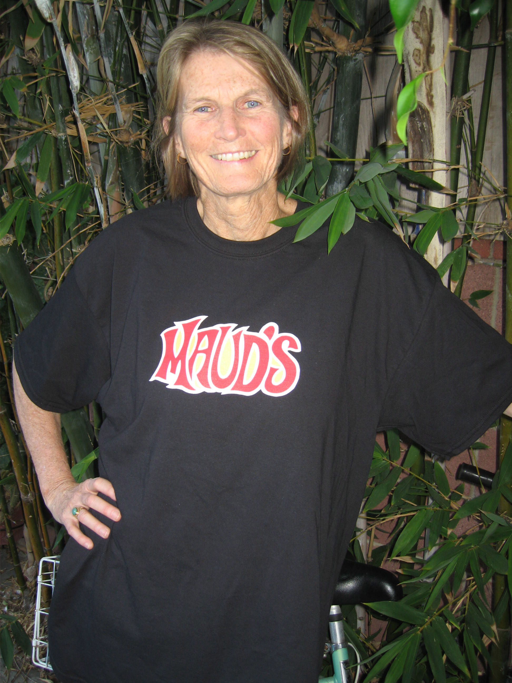 Midge looks marvelous in her MEDIUM tee.