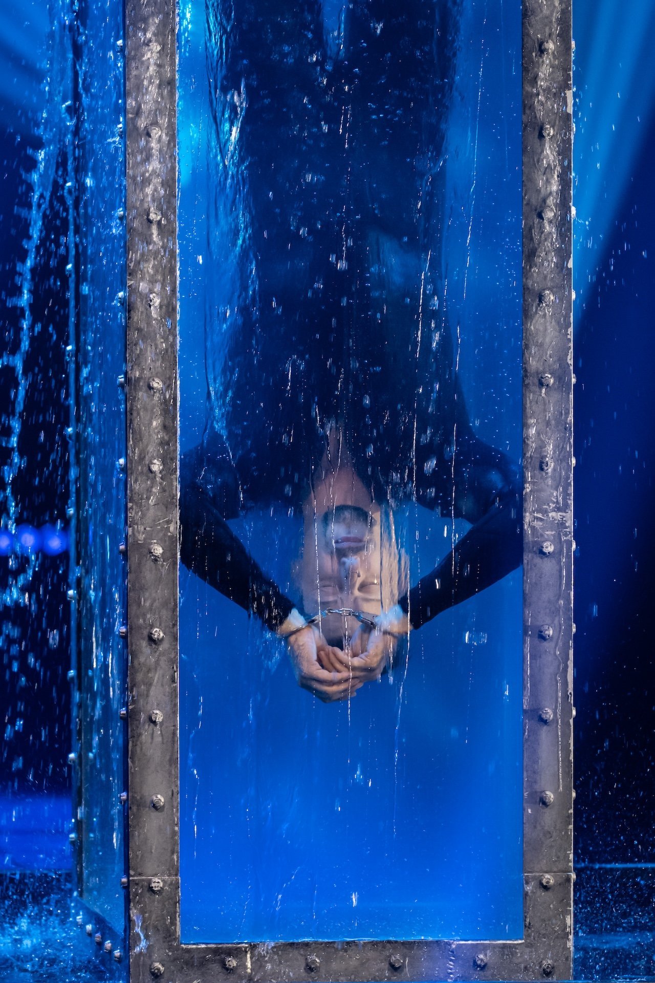 Andrew-Basso-in-NOW-YOU-SEE-ME-LIVE-Credit-Johan-Persson.jpg