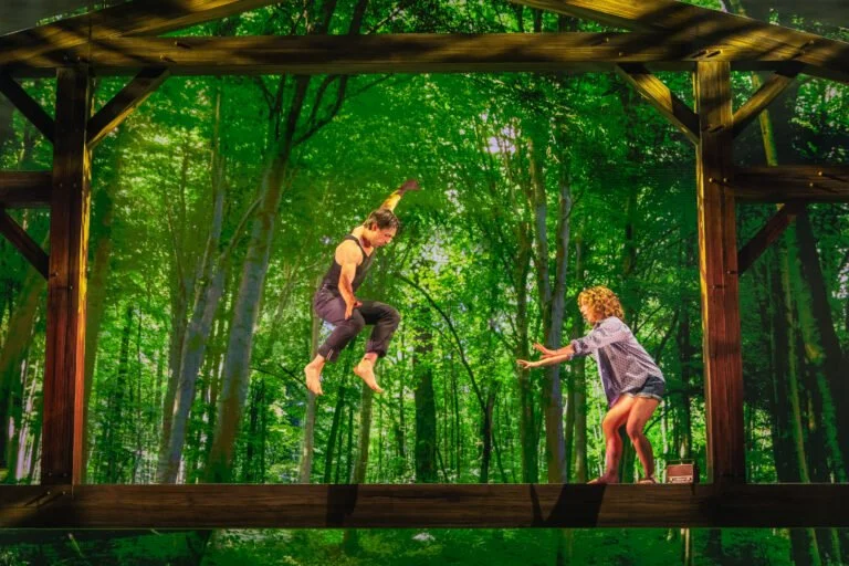 DIRTY-DANCING-THE-MUSICAL-2026-TOUR-PHOTO-3-768x512.jpg