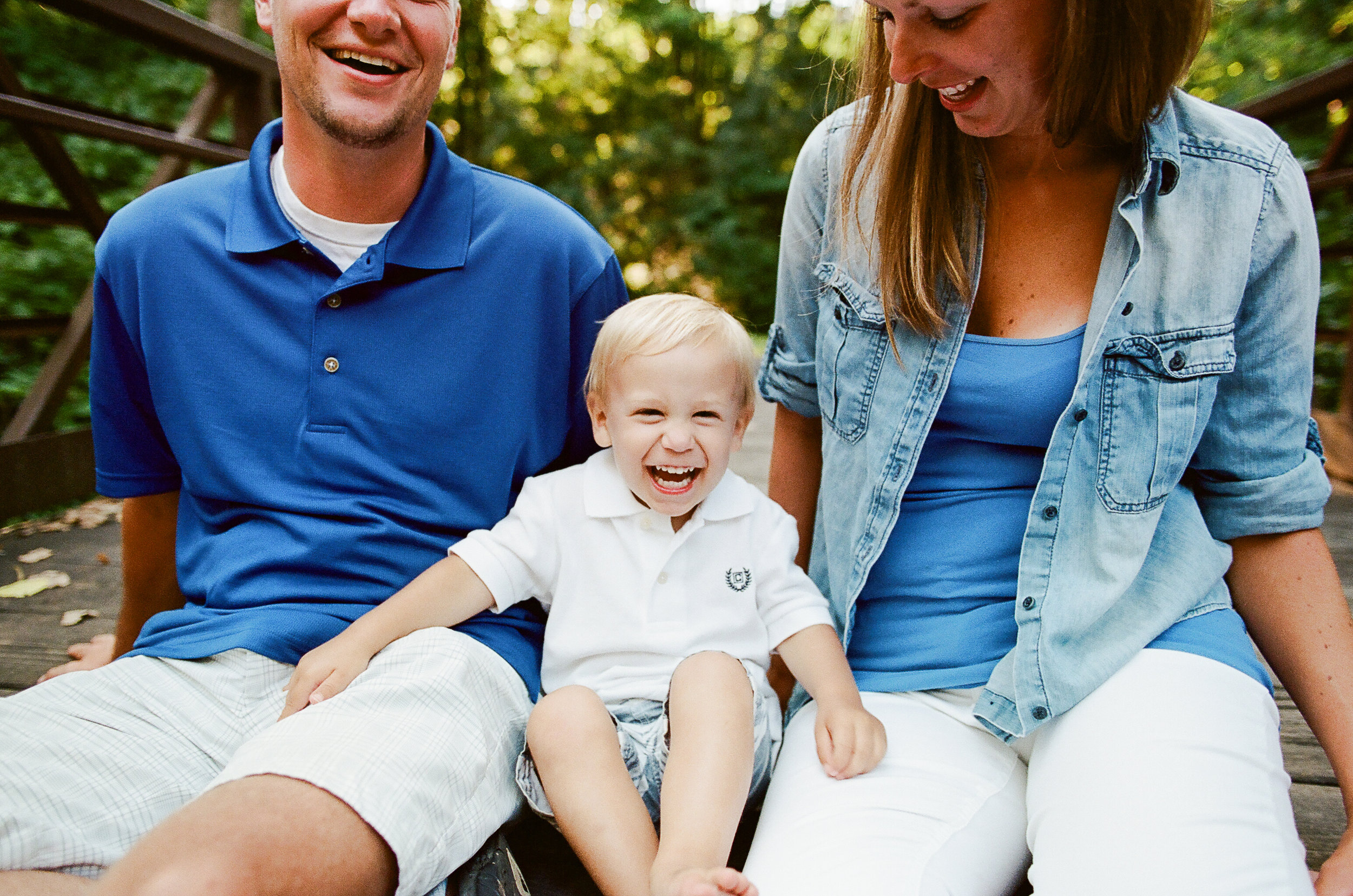 Family Photos at Nine Mile Creek in Bloomington, Minnesota