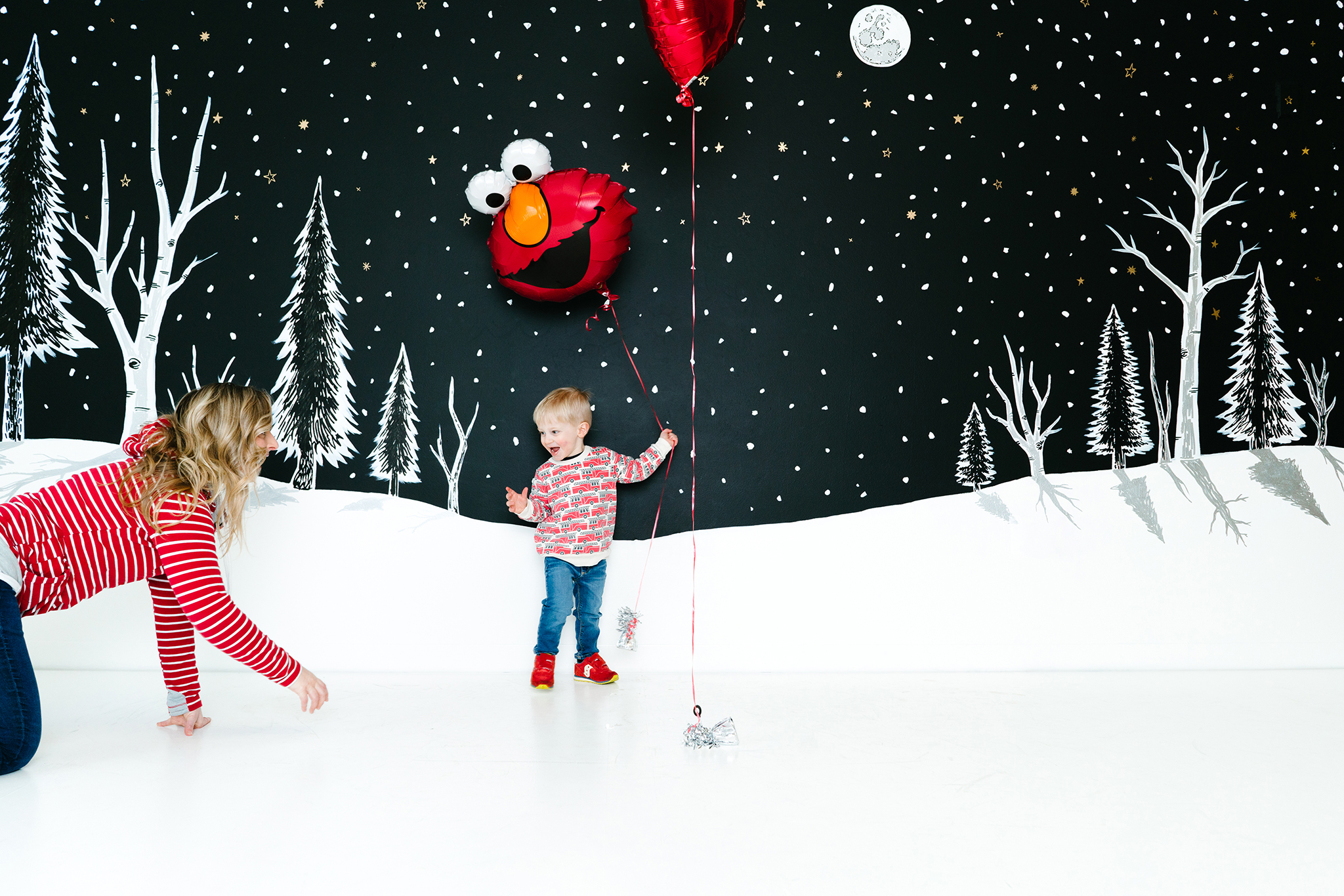 Minneapolis Modern Indoor Kid's Photos with Balloons