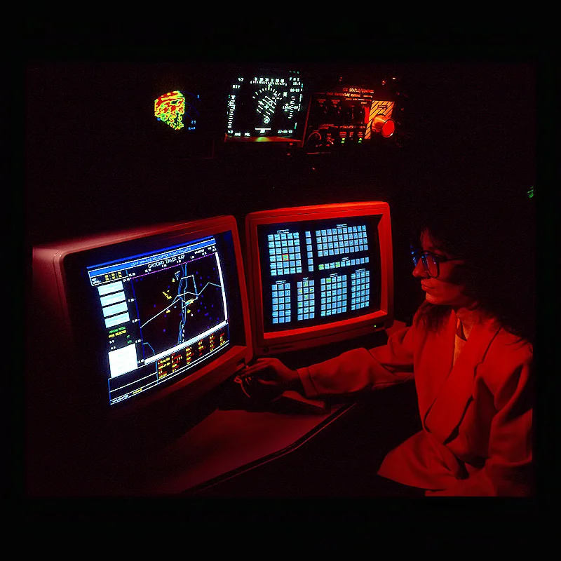 18-INDUSTRIAL-Compuetr with Female Engineer-B.jpg