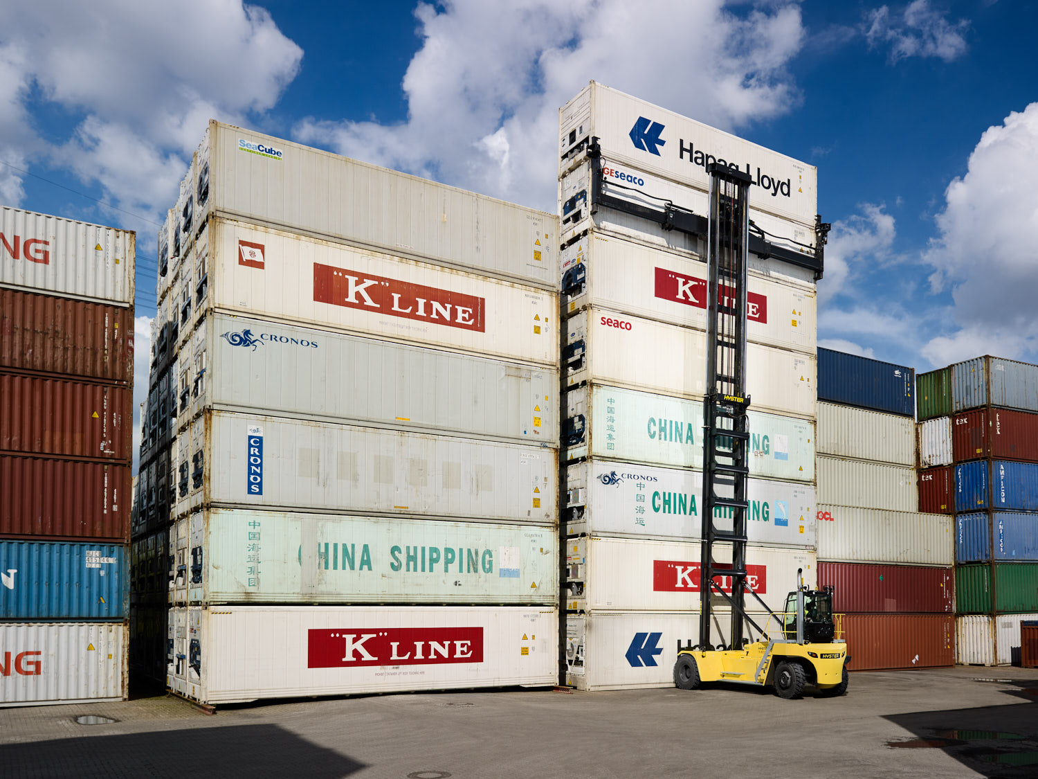 Perrett_Hyster_11_ECD9_HH_Reefer_stack_8_plus_1.jpg