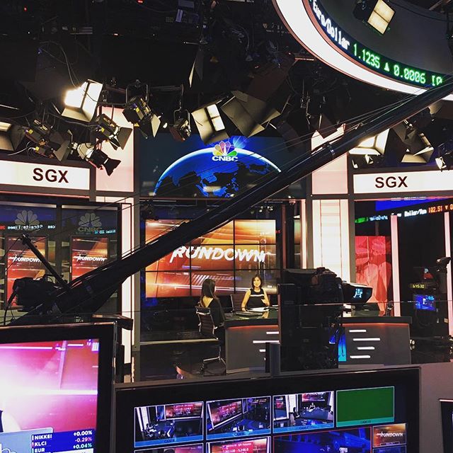Thanks @cnbc for having me on #MillenialMoney this morning to talk about @luxglove / Live from the #CNBC studio at #SGX! #Luxglove 🙌🏻