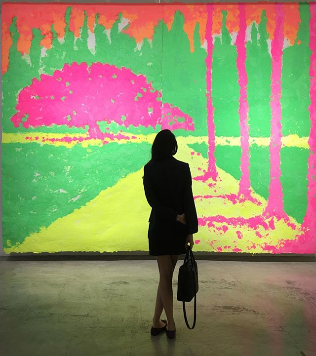 HUGE 356cm X 458cm #neon #paperpulp #painting by #ShinroOhtake at @stpi_gallery / These colours make me happy. Ironically, the Japanese artist hates neon and wanted to push himself to work with what made him feel uncomfortable. / "Born in #Tokyo in #1955, Shinro #Ohtake is one of #Japan’s leading #contemporary #artists. Studies of #materiality, form and chance processes, his works encompass #drawings, #collages, #paintings and large-scale #assemblage pieces, as well as #architectural projects and the experimental noise bands JUKE/19 (1978-82) and Puzzle Punks. Begun in #1977, the ongoing series of #Scrapbooks forms the core of Ohtake's practice. He has made 68 unique books to date, ranging between 50 and 882 pages. The artist works on each book for several months to over a year, pasting found imagery and materials into fragmentary compositions on each page, and then adding hand-drawn and painted elements. Over time the books take on sculptural yet organic properties. A complete presentation of the Scrapbooks was shown at the 2013 Venice Biennale as part of the “Encyclopaedic Palace."