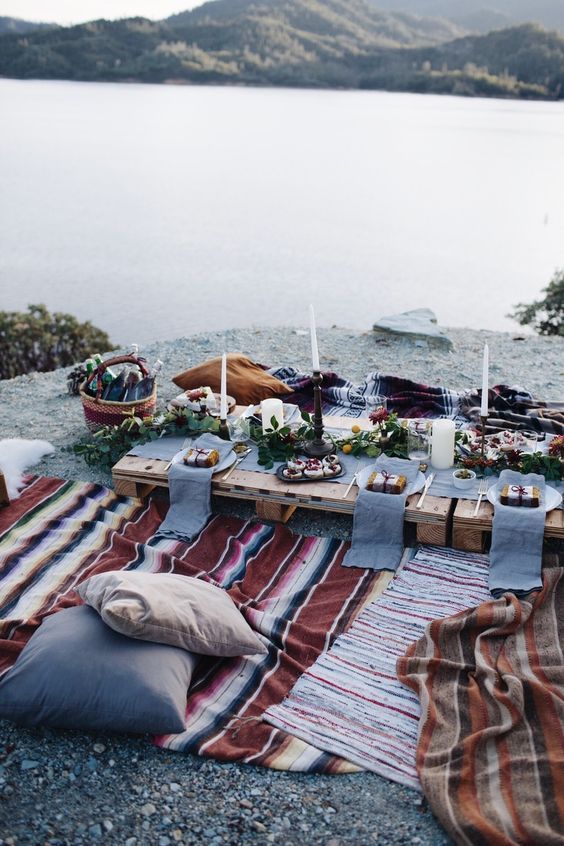Summertime Inspiration: A Picnic on the Beach
