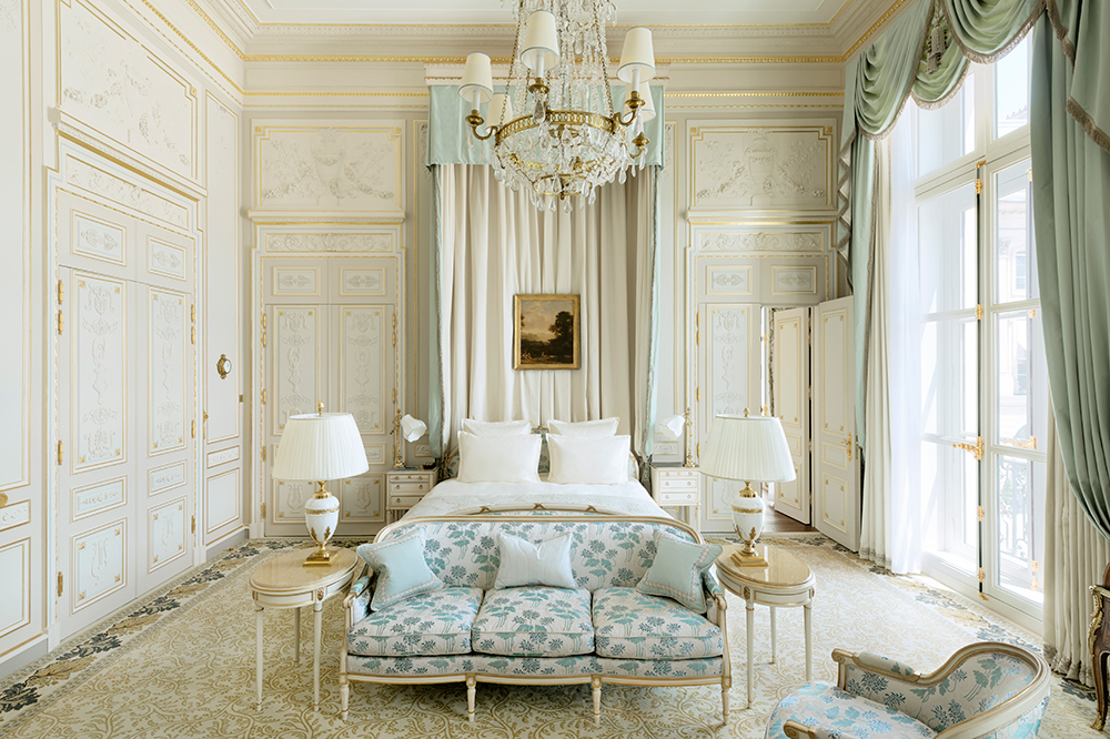 More photos of the beautiful Ritz&nbsp;in Paris, (see previously here&nbsp;&amp;&nbsp;here) have arrived, this time, by Vincent Leroux as seen in Architectural Digest France -- scroll through for a glimpse of chintz and gilded walls, crystal chandel…
