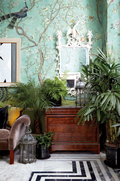 Recently,&nbsp;Elle España&nbsp;featured the London home of Hannah Cecil Gurney, daughter of Claud Cecil Gurney, the founder of de Gournay, a design house with a love affair with Chinoiserie that specialises in exquisite hand-crafted wallpapers. The…