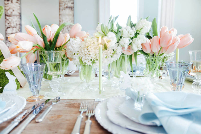 A perfectly pretty April long weekend tabletop inspiration from Charleston-based event planner Calder Clark, who used celery green and eggshell blue as the inspiration for this sophisticated table set for brunch ...