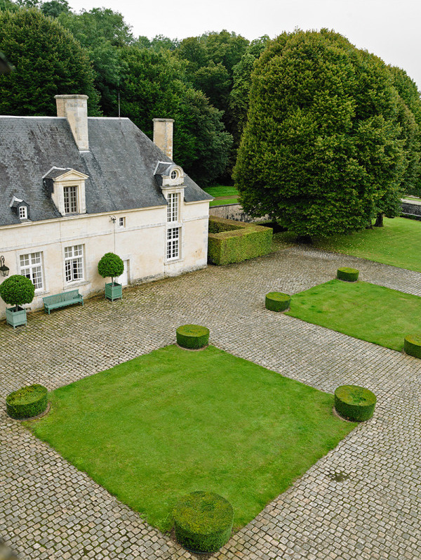 This Is Glamorous featured the late Hubert de Givenchy's French country manor Château du Jonchet in 2016, but in light of his recent passing, we thought it might be lovely to revisit the place he adored so and was his final resting place ...