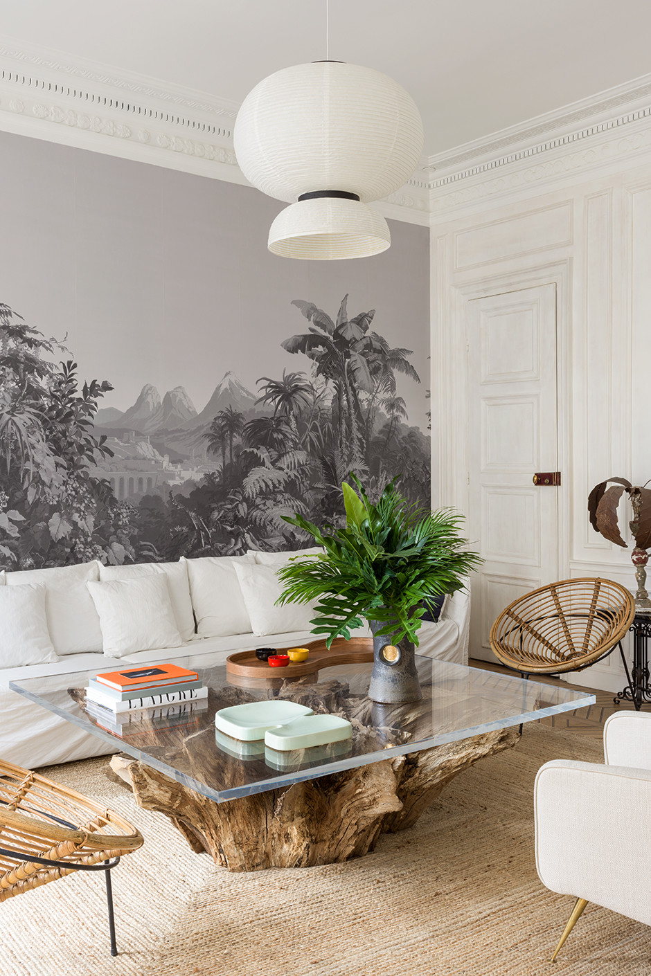 Décor Inspiration: A Paris Apartment Designed by Alireza Razavi