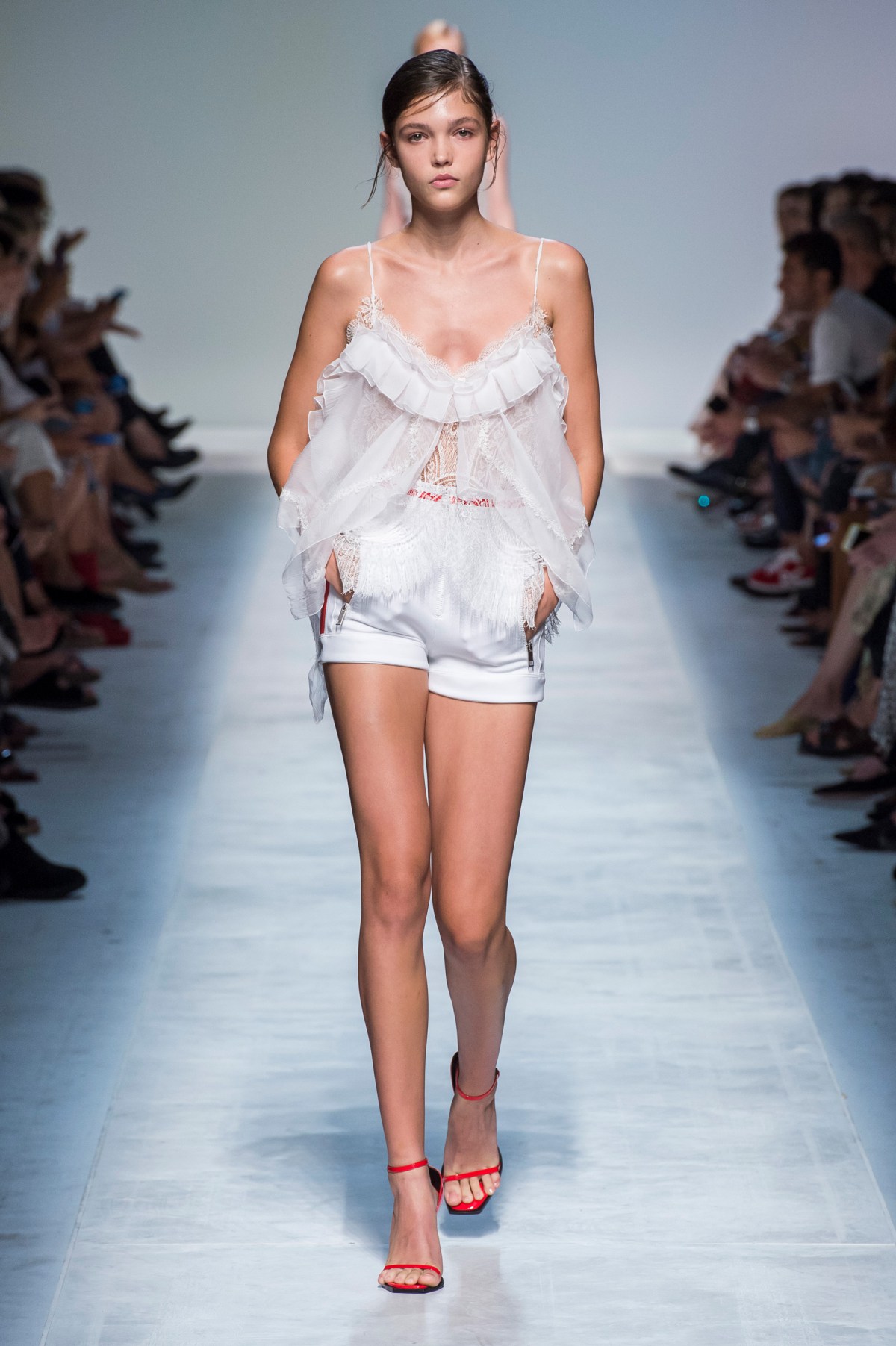 Runway: Ermanno Scervino Ready-to-Wear Spring 2019