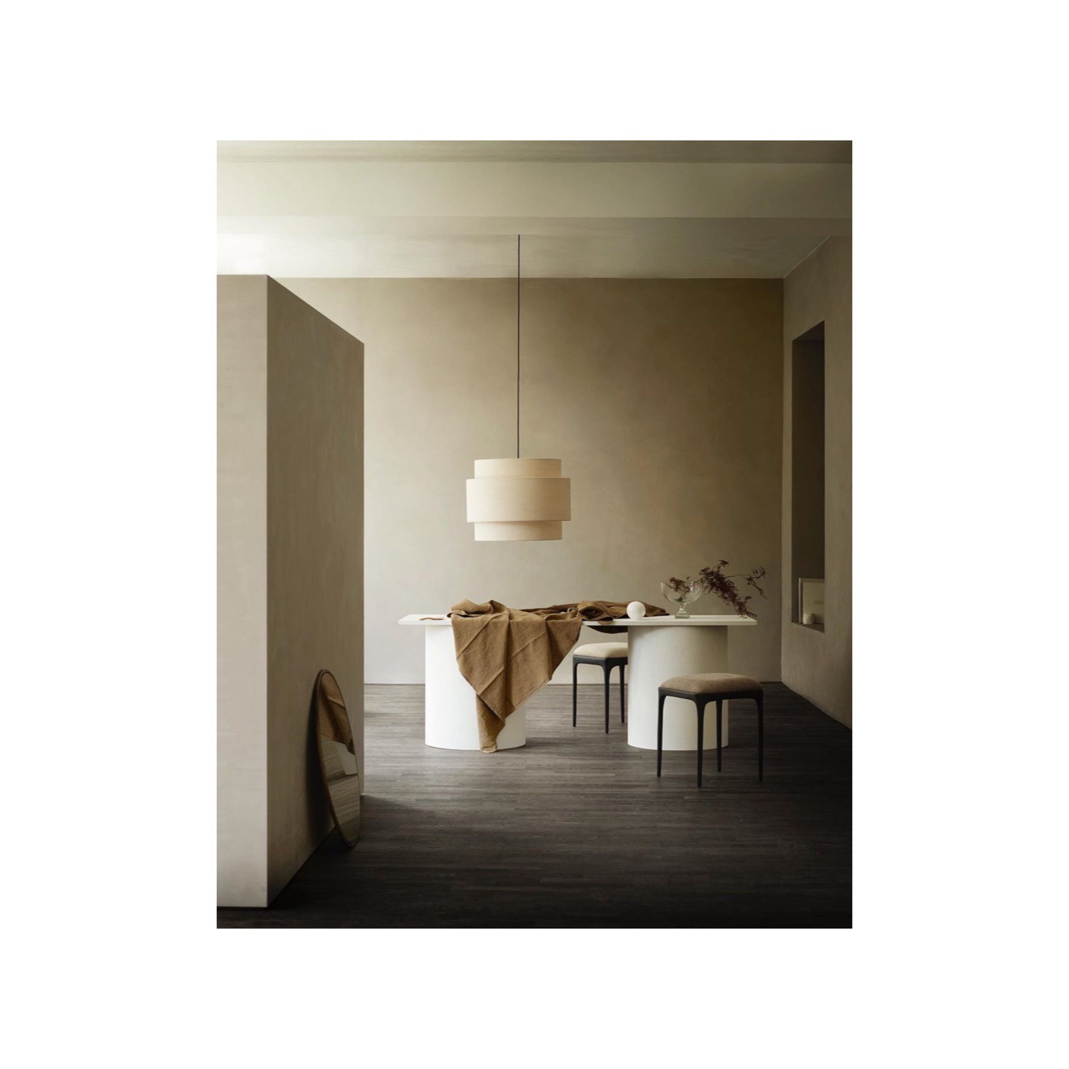 Avslutar med en bild som gav mig så mycket inspiration. Länge sedan en stylad bild tilltalade så mycket. Kul när det händer! Bilden är från Tine K’s höstkollektion och är stylad av Pernille Vest. Se fler magiska bilder hos Pella här . Så var jag igång med bloggen igen! Känns riktigt bra och jag hoppas genom min come back att kunna ge er inspiration som inte bara handlar om materiella ting. Det finns så mycket mer som jag vill berätta! /Daniella