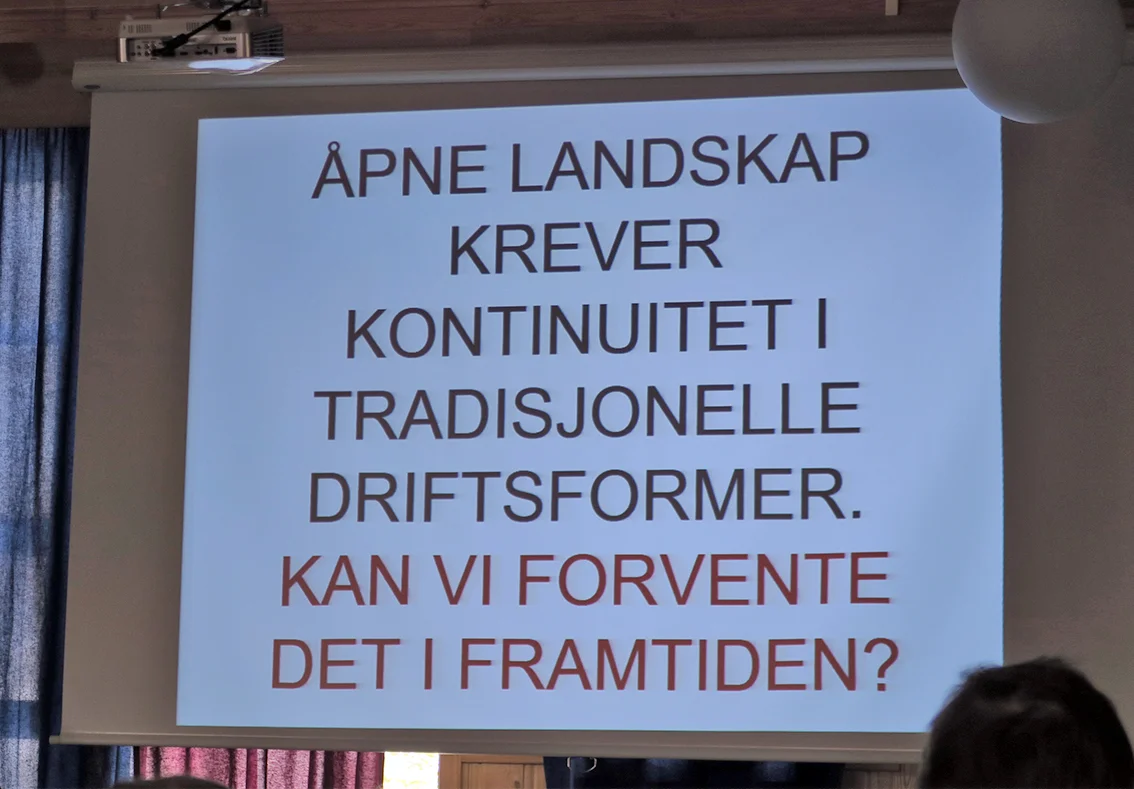Uten gode kår for de tradisjonelle driftsformene i landbruket, vil landskapet gro igjen. Utviklingen i 22 områder (se bildet over) er nå dokumentert via refotograferingen til Oskar Puschmann.