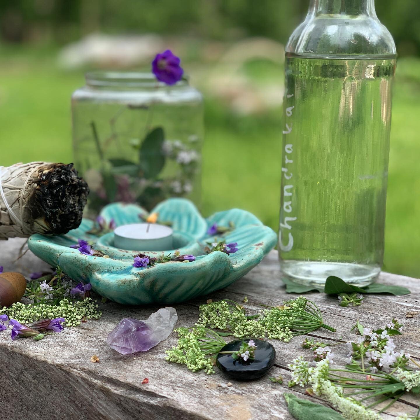 I haven&rsquo;t had an altar in a long time. 
There was a short period of time when I experimented with having one in each direction 😛
But mostly, I&rsquo;ve lived with my travel altar. 

My nomadic life has taught me 
💫how to set up my altar every