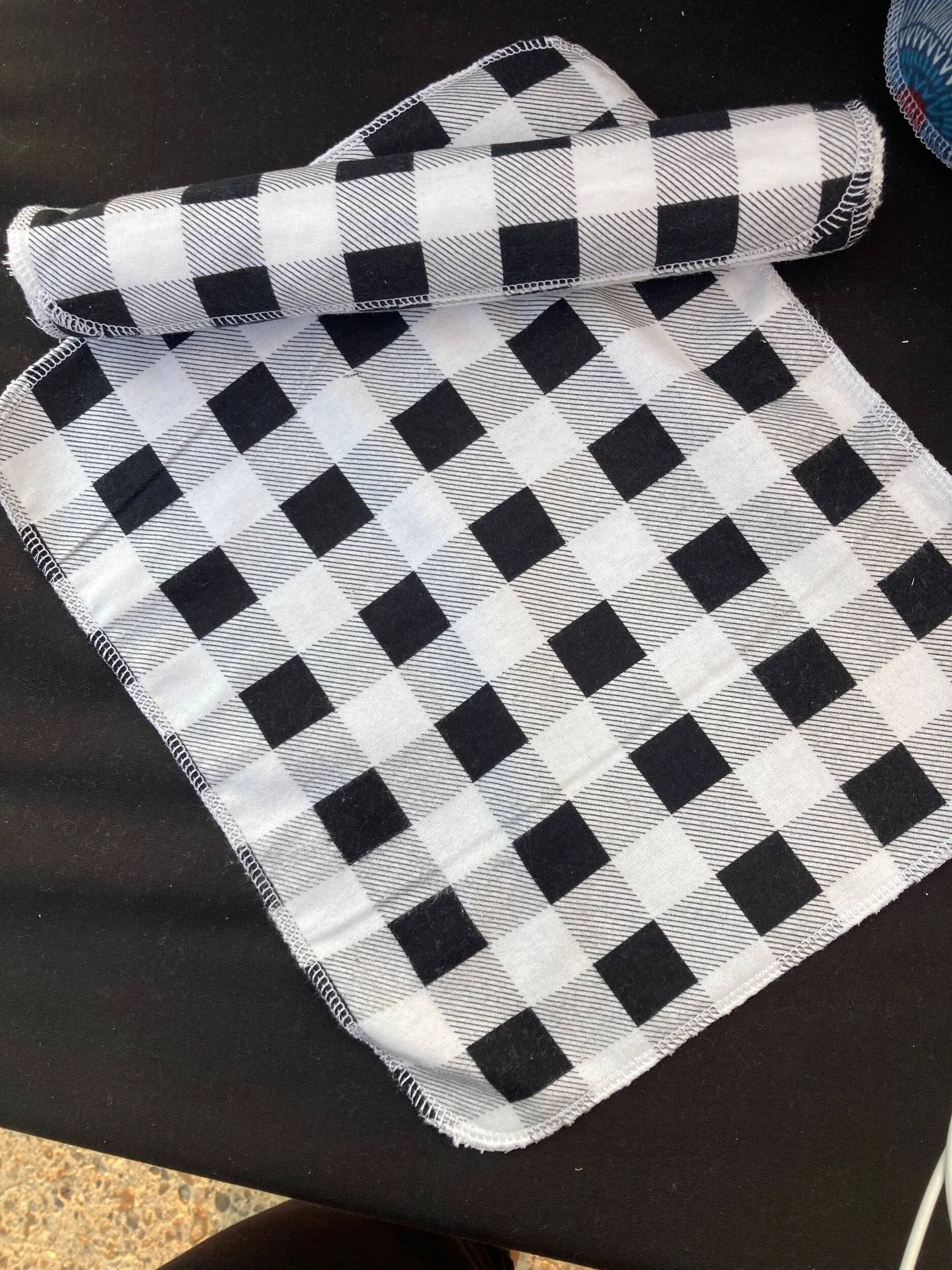 E1E6AC9F-4B4B-43E1-B98D-99F13944B4FB