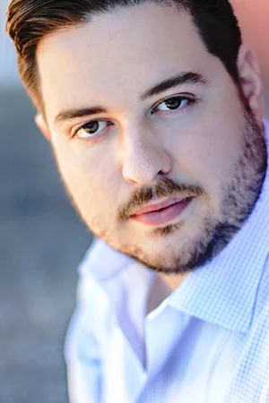 Rafael Porto, bass-baritone Luther, Crespel