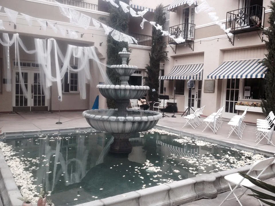 Hotel Paisano Fountain Flowers