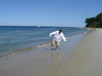 beachdance1.jpg