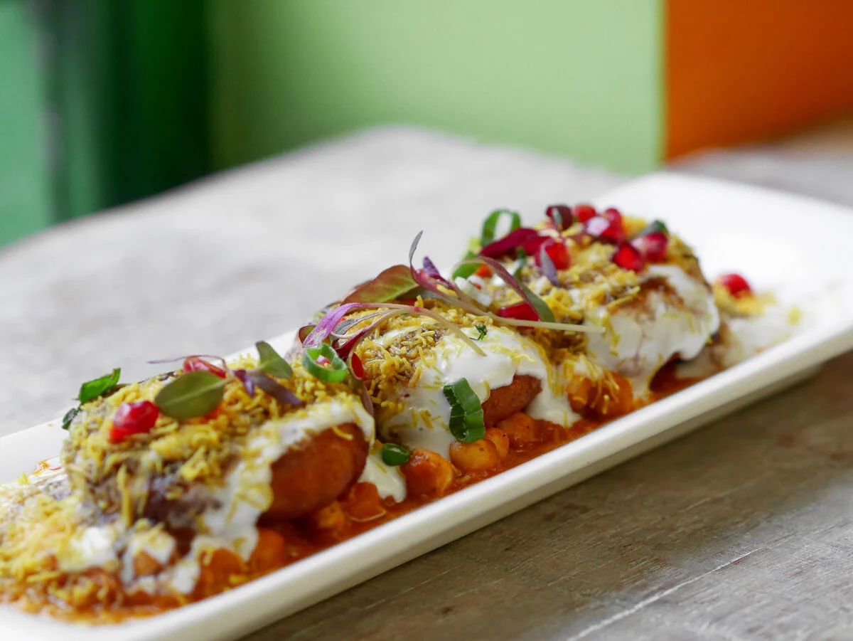 Aloo Tikki Chole.jpg