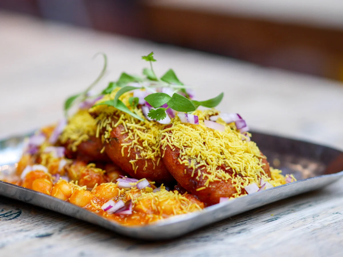 Aloo Tikki Chole.jpg