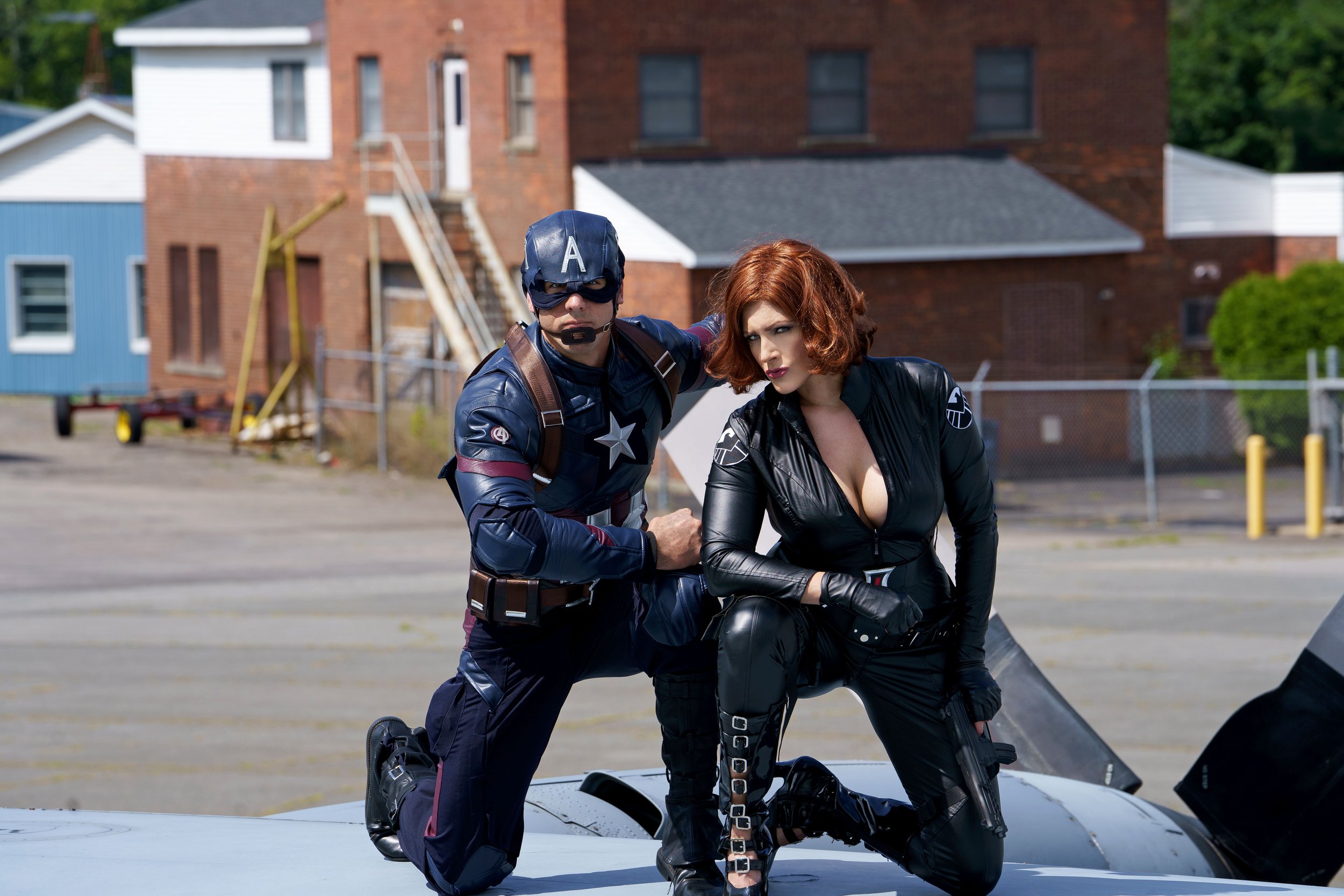 Captain America and Black Widow Cosplay Photoshoot