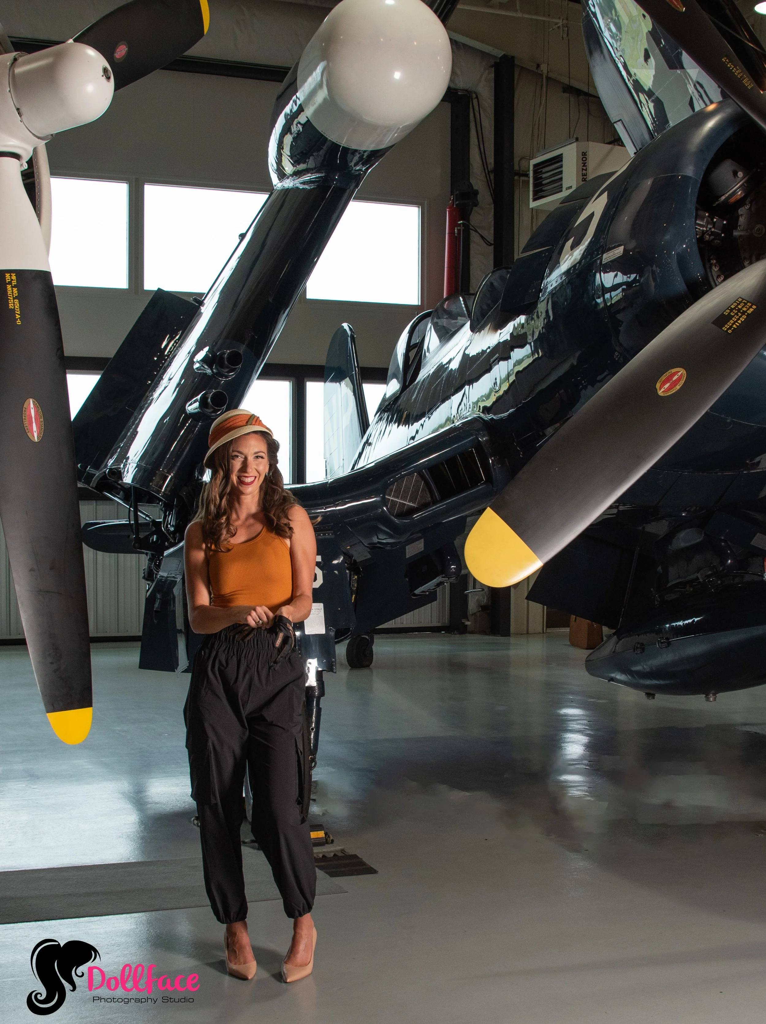 Pinup Hangar-29.jpg