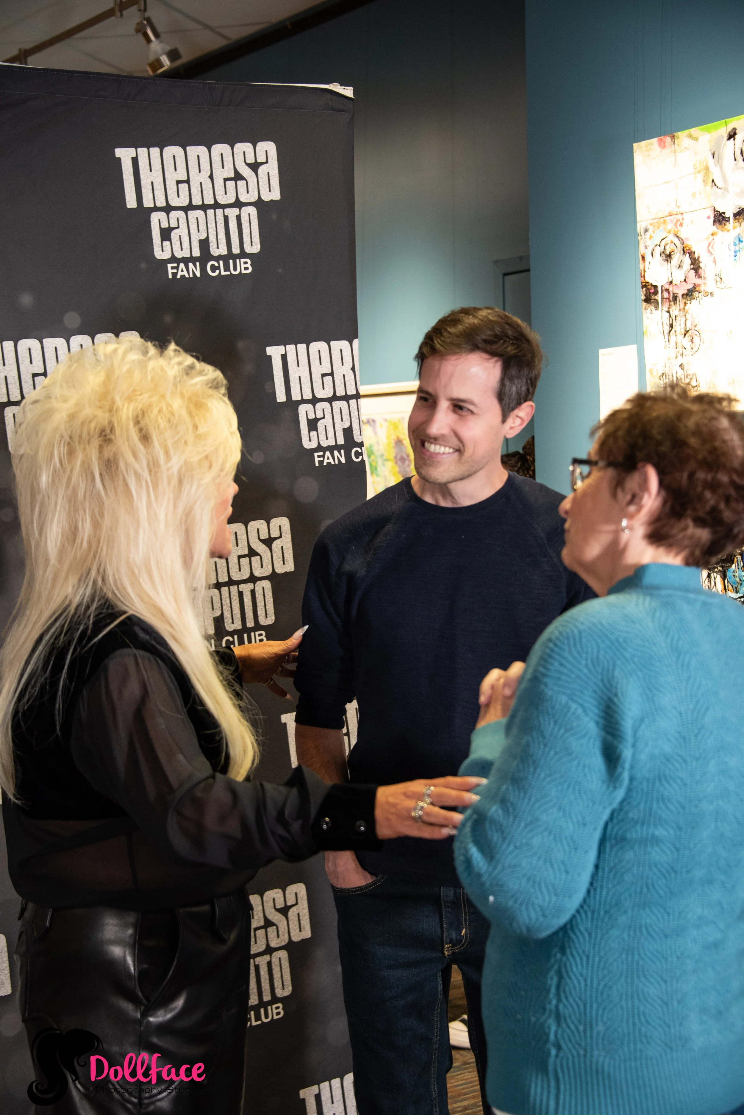 web Theresa Caputo Fan Club -8.jpg