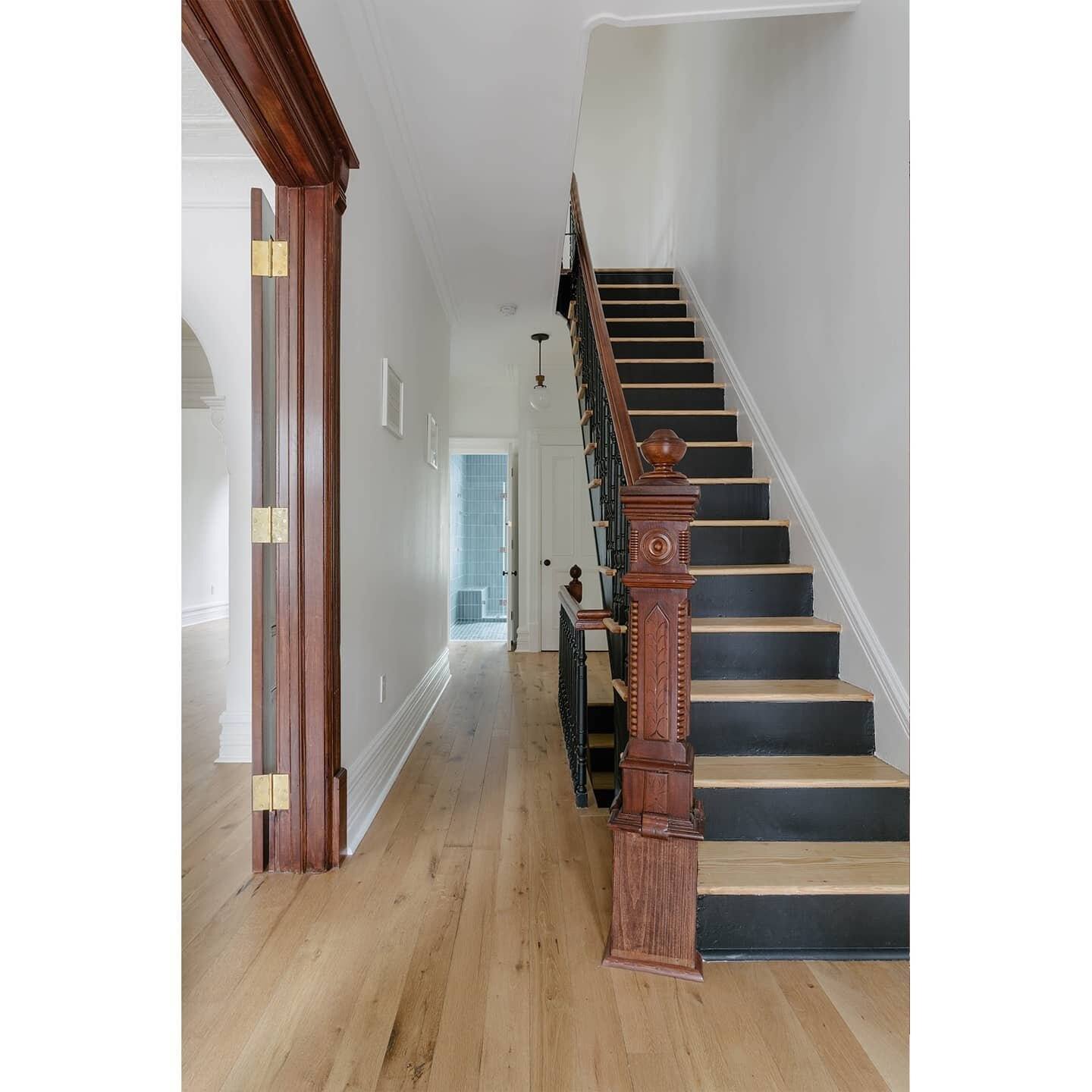 Elegant, original wood details with a fresh coat of stain, Sunset Park Townhouse. After 100+ years it still can feel contemporary in the right context. 📸 @nickglimenakis

#janekimdesign
#interior #architecture #details #woodworking #historic #renova
