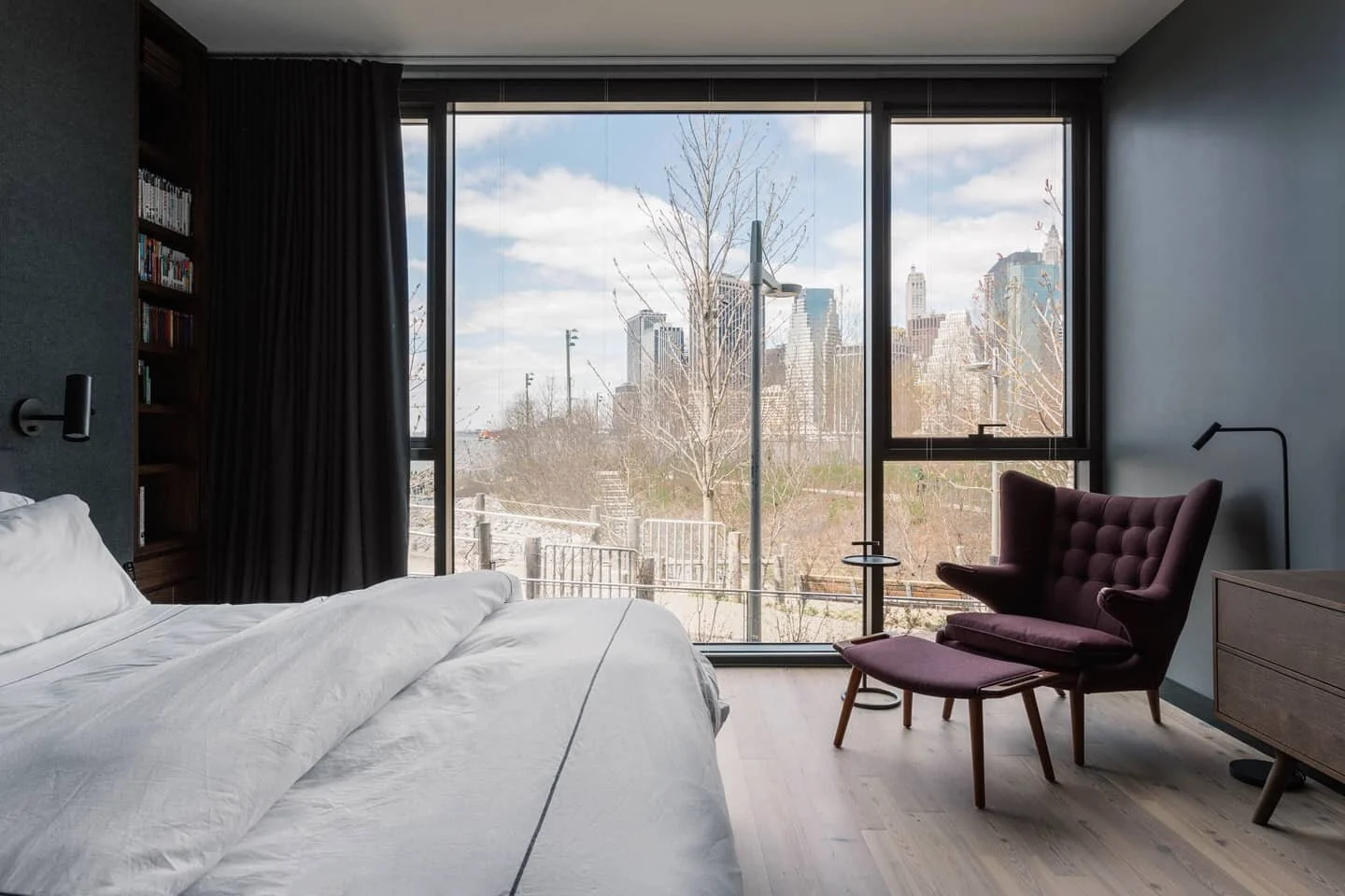 Programmable shades give you the skyline when you want it, and privacy from the park when you don't. Photos: @nickglimenakis 

#interior #architecture #details #janekimdesign #renovation #nyc #brooklyn #bedroom #skyline #park