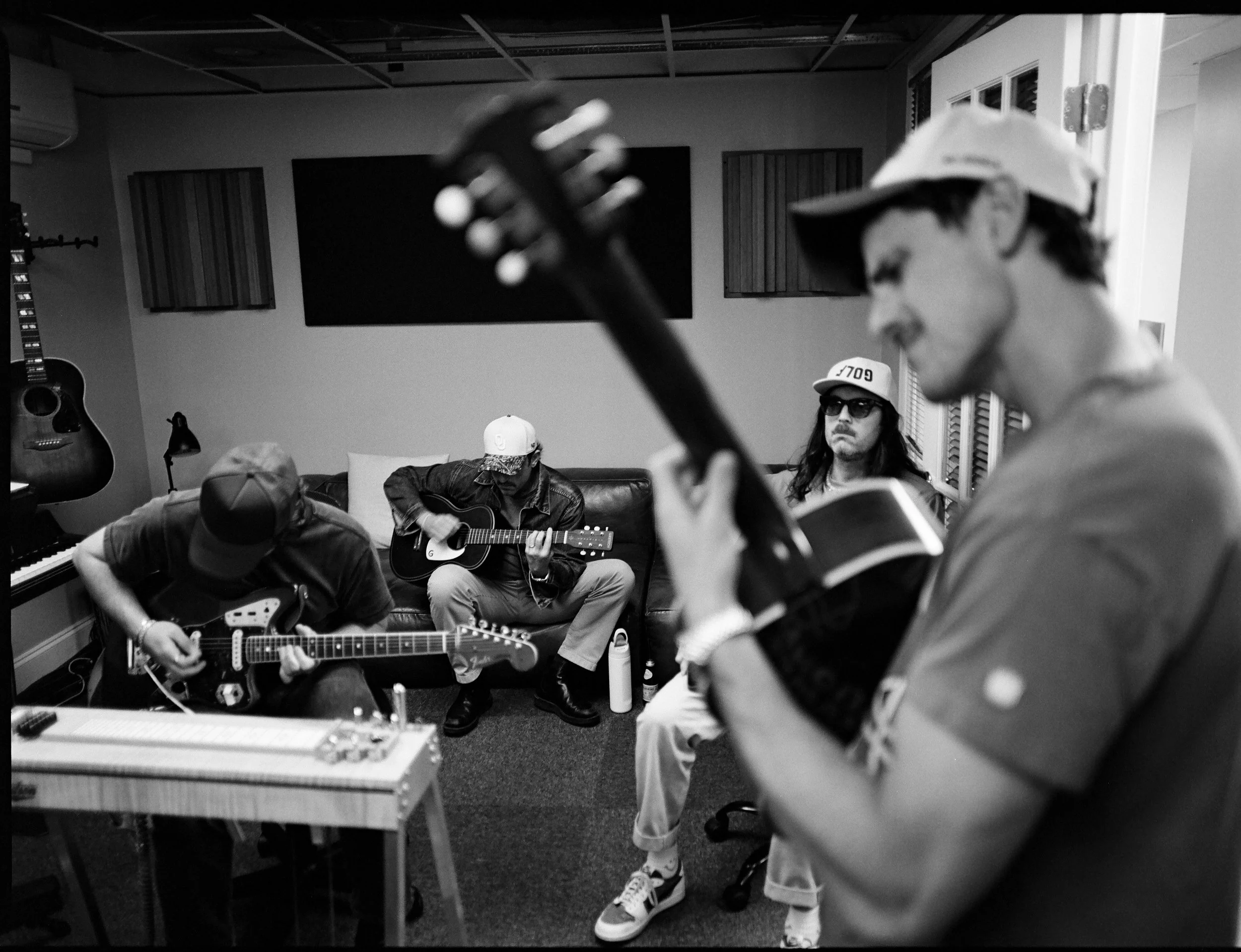 KingsOfLeon_DAVIDOD_Selects_ 128.jpg