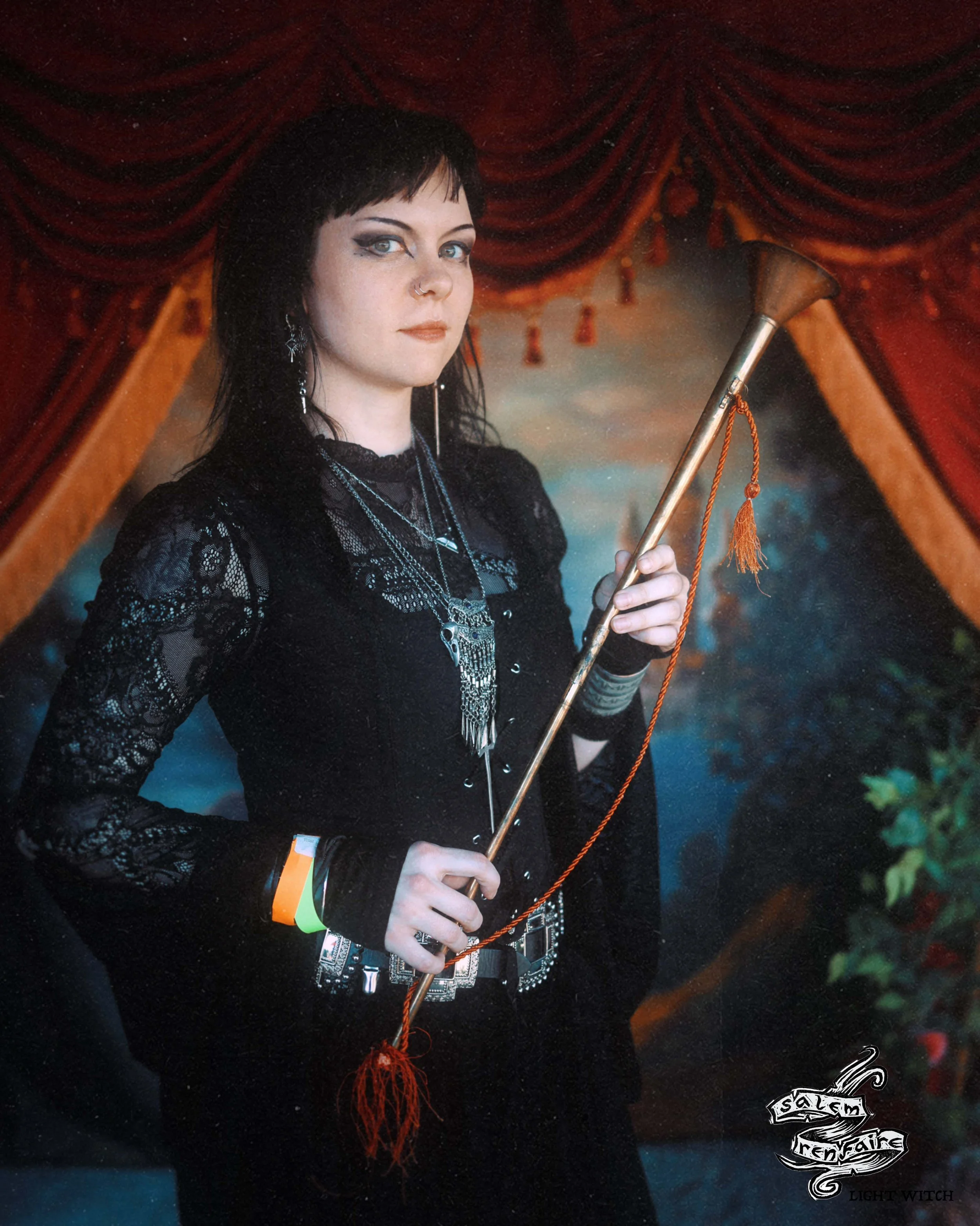 Lightwitch-100.jpg