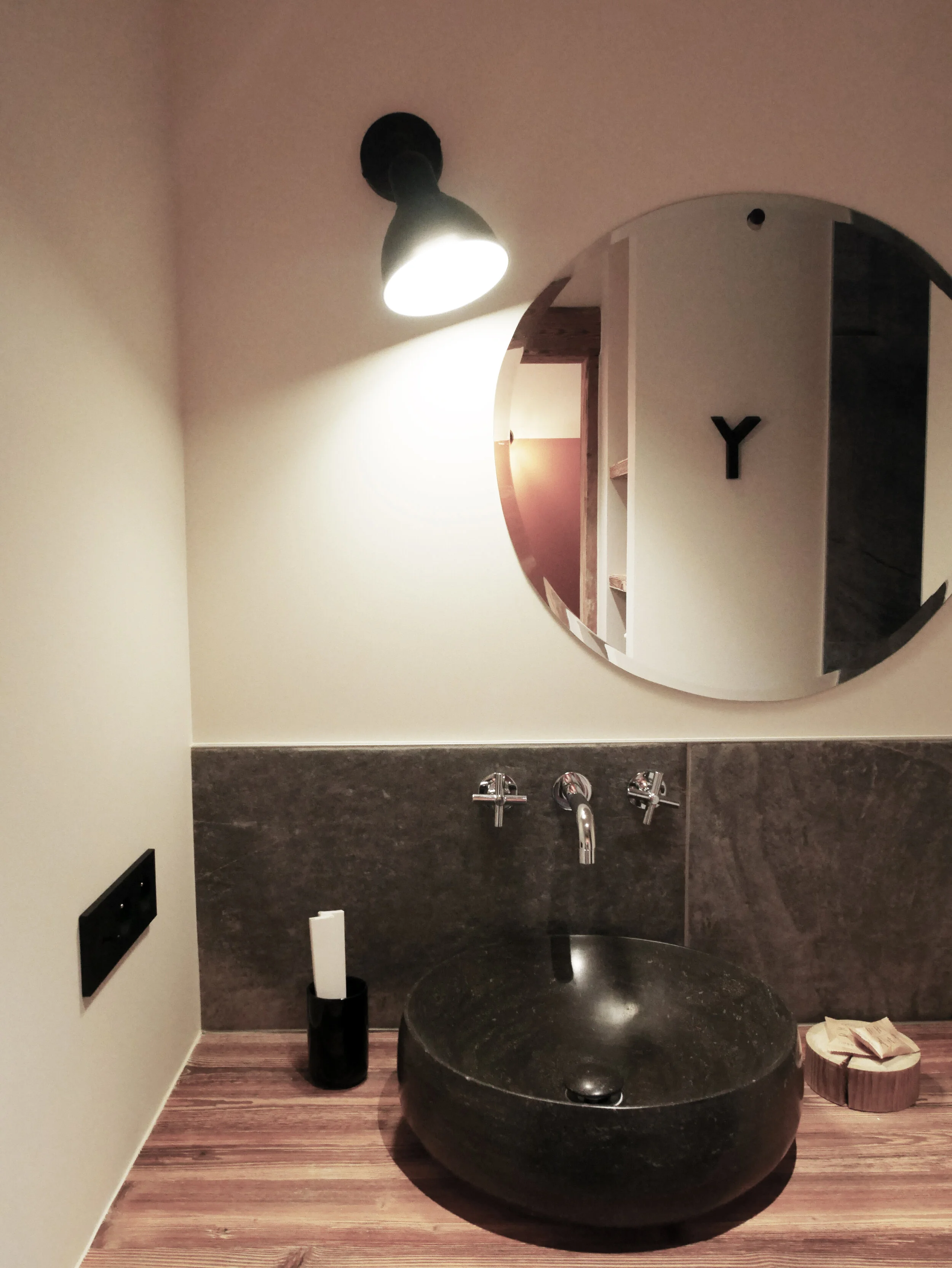 JG_Ovalala_CH02 sdb02.JPG