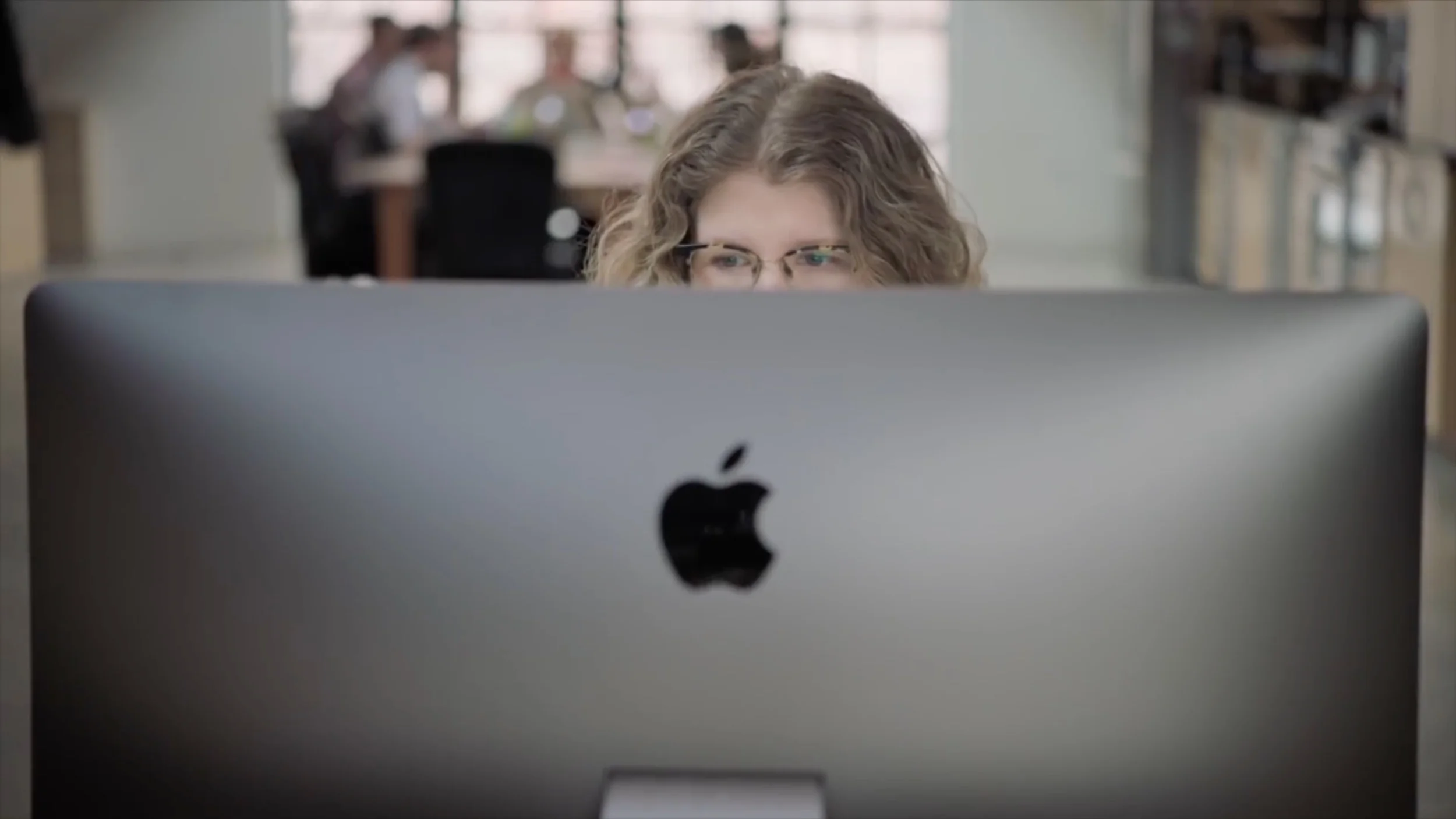 Apple, iMac Pro, Artist series , erin sarofsky, erin sarofsky director, female director, top ten female directors, women owned business, web certified, animation, live action, live acton production, editorial, finishing, Flame, high speed film, phantom camera, 900fps, book, page turn, magical, octopus, sarofsky, sarofsky corp, production company chicago