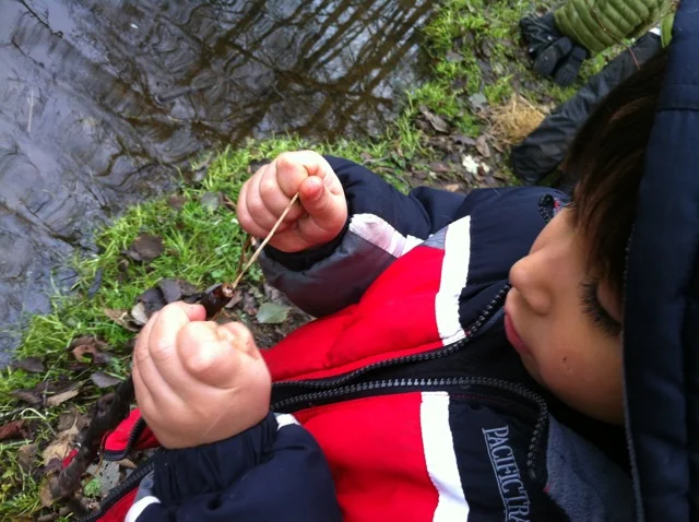 tying on a fishing lure