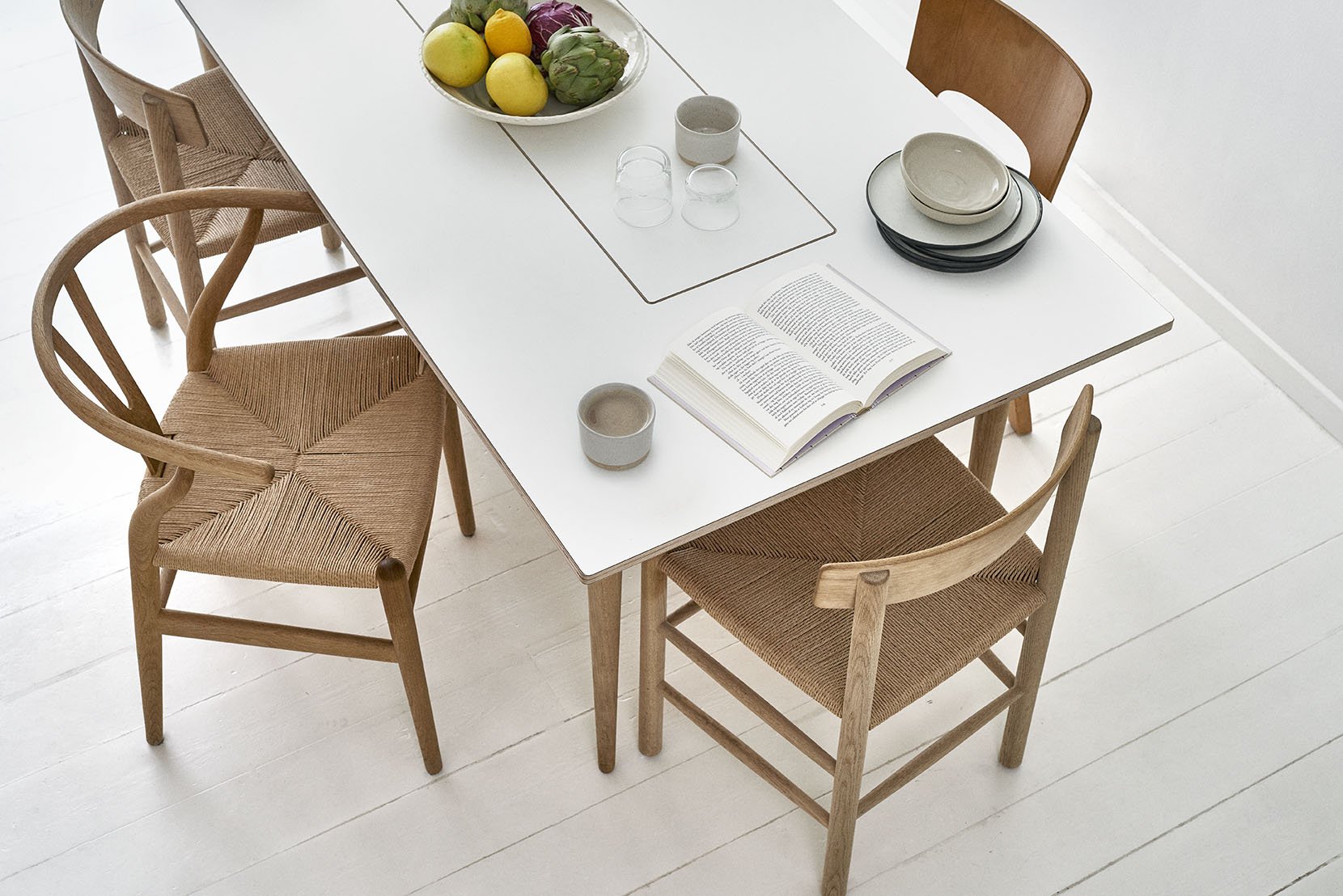 STAYPROJECT_SHOWROOM_Table_closed_V2.jpg