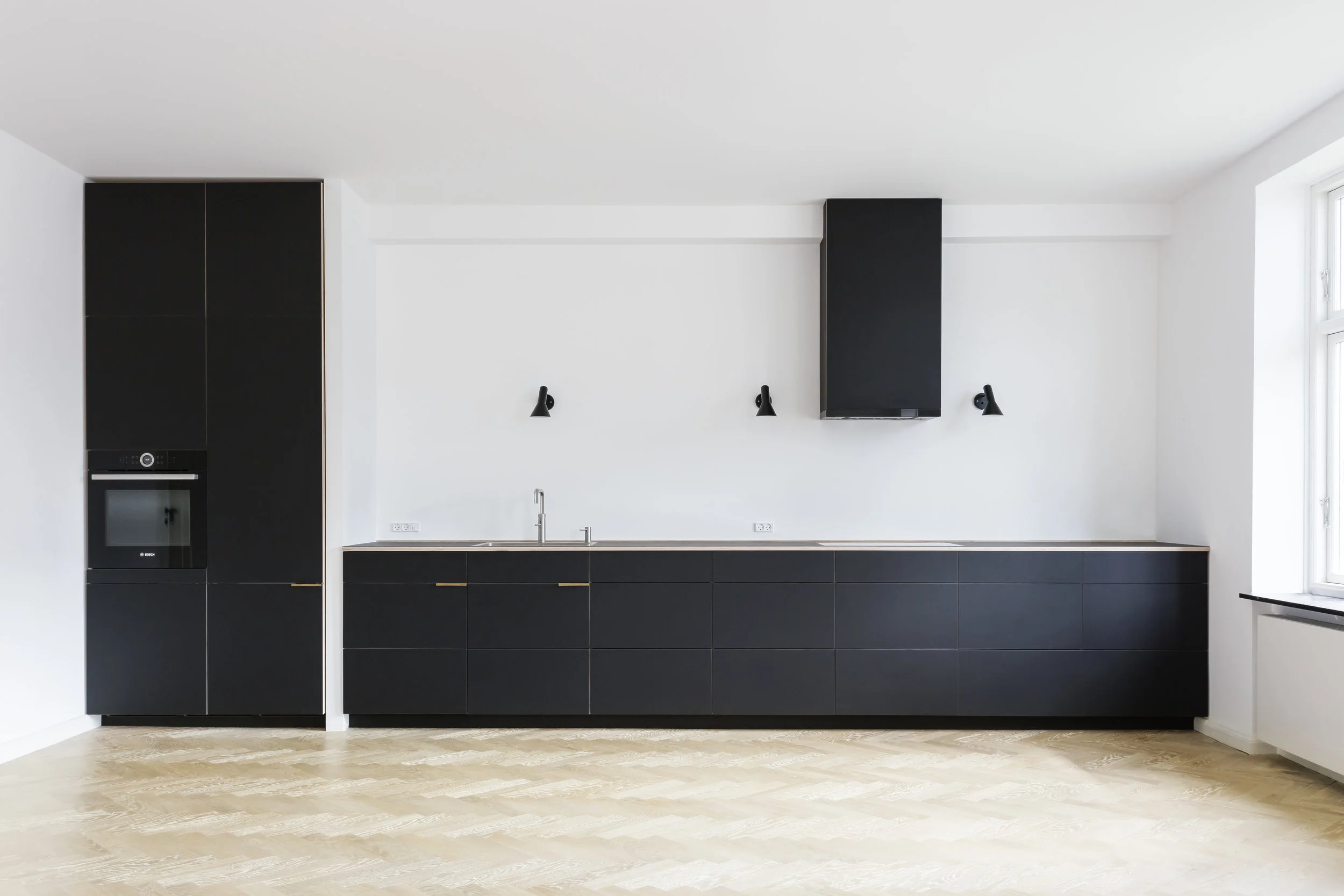 Køkken i sort linoleum