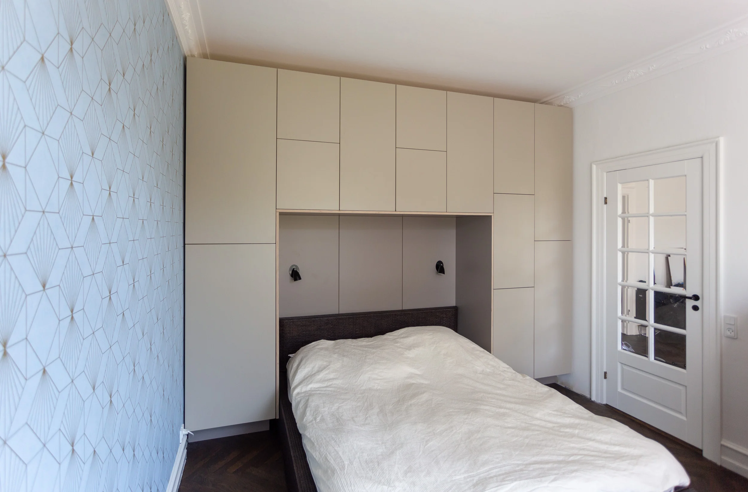 Stay Project #0467 Soveværelse med indretning omkring seng